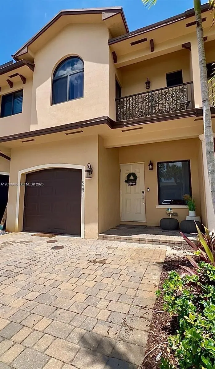 View details of listing 9271 NW 16th Street 9271, Pembroke Pines, FL 33024 Pembroke Pines with MLS#