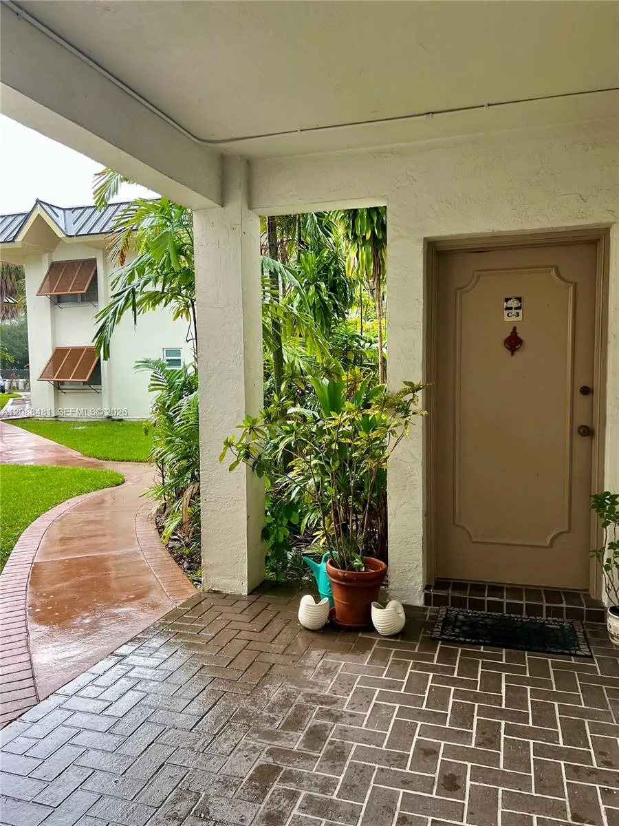 Listing  9304 SW 77th Avenue C3, Miami, FL 33156, Miami, FL 33156