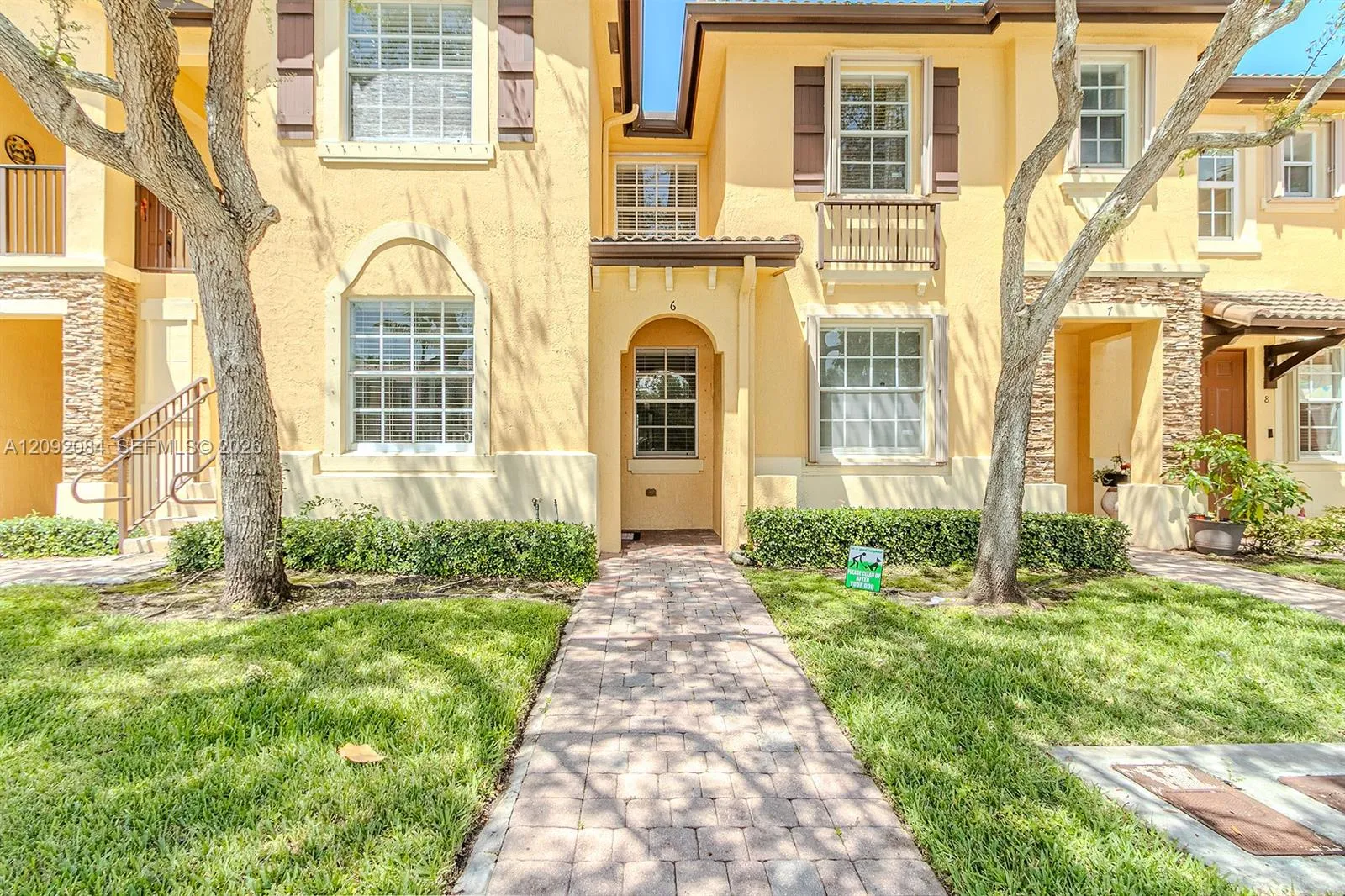 View details of listing 9333 SW 227th Street 6-6, Cutler Bay, FL 33190 Cutler Bay with MLS#
