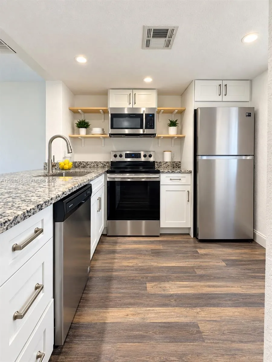 View details of listing 9440 Poinciana Place 106, Davie, FL 33324 Davie with MLS# 
