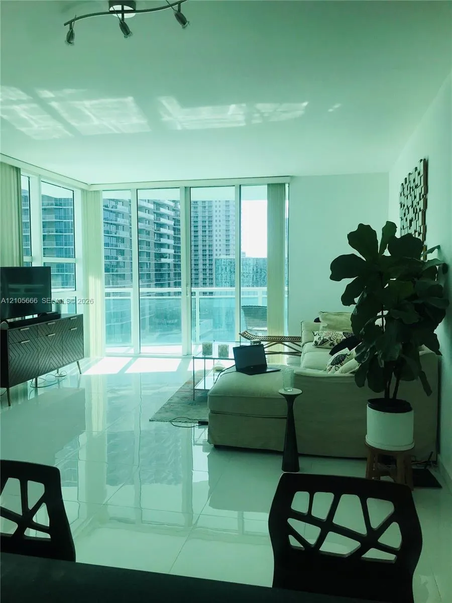 Listing  951 Brickell Avenue 2410, Miami, FL 33131, Miami, FL 33131