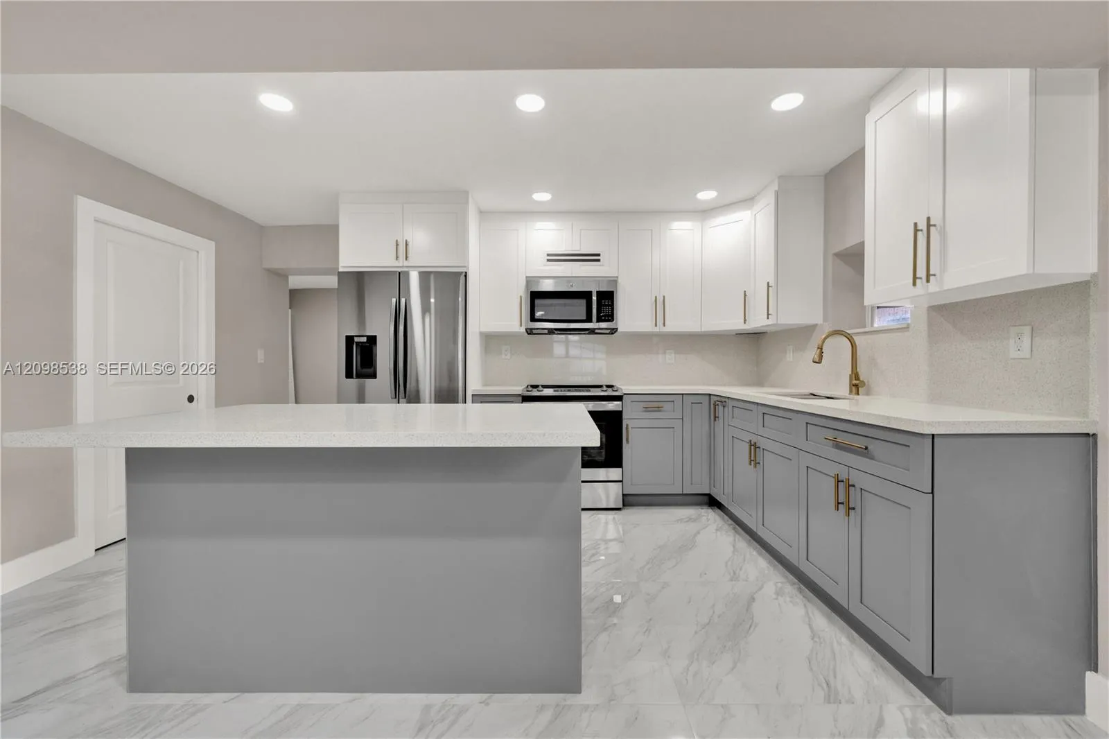 View details of listing 951 W 30th Street, Hialeah, FL 33012 Hialeah with MLS# 