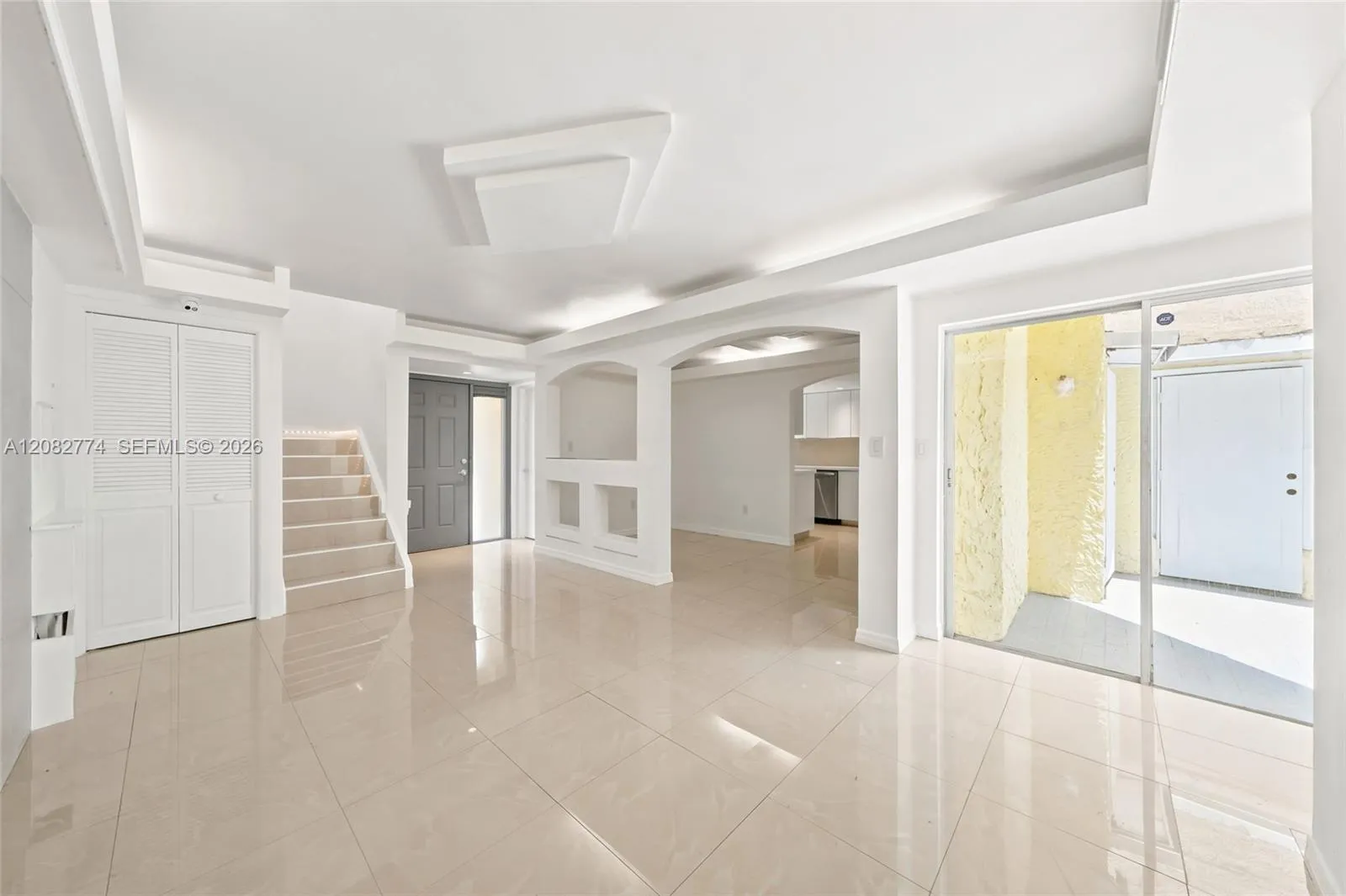 Listing  9674 Fontainebleau Boulevard 28, Miami, FL 33172, Miami, FL 33172