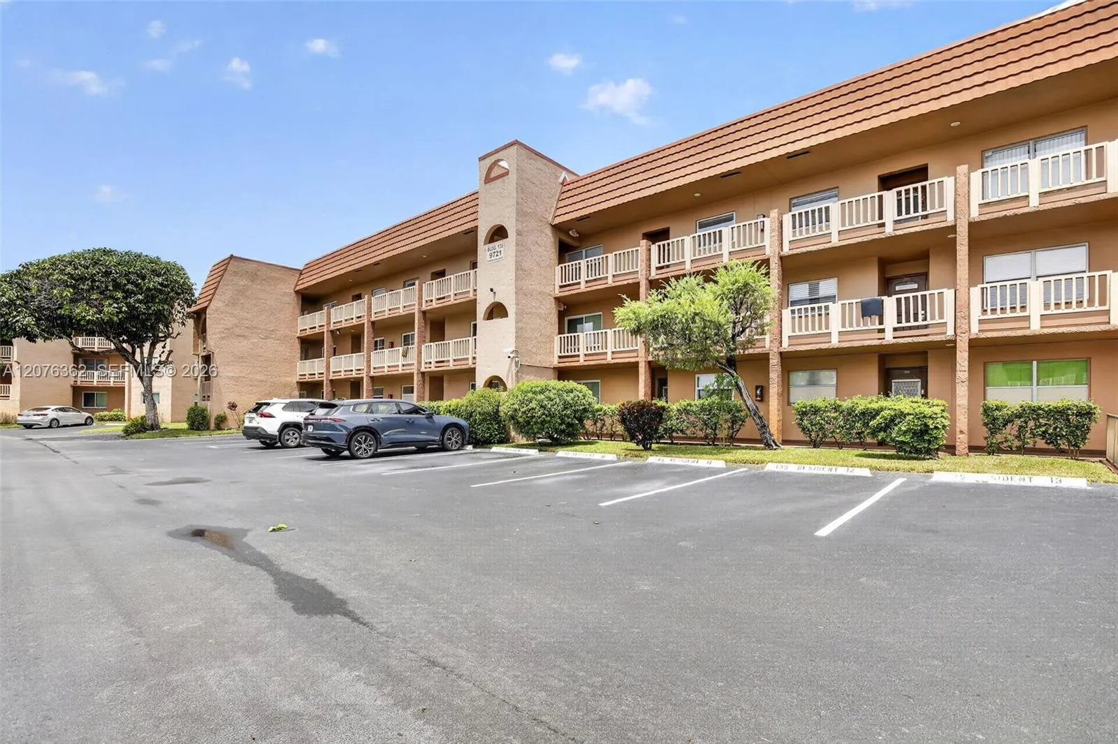 Listing  9721 Sunrise Lakes Boulevard 102, Sunrise, FL 33322, Sunrise, FL 33322