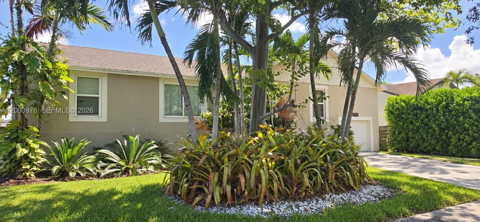 View details of listing 9760 SW 211th Street, Cutler Bay, FL 33189 Cutler Bay with MLS#