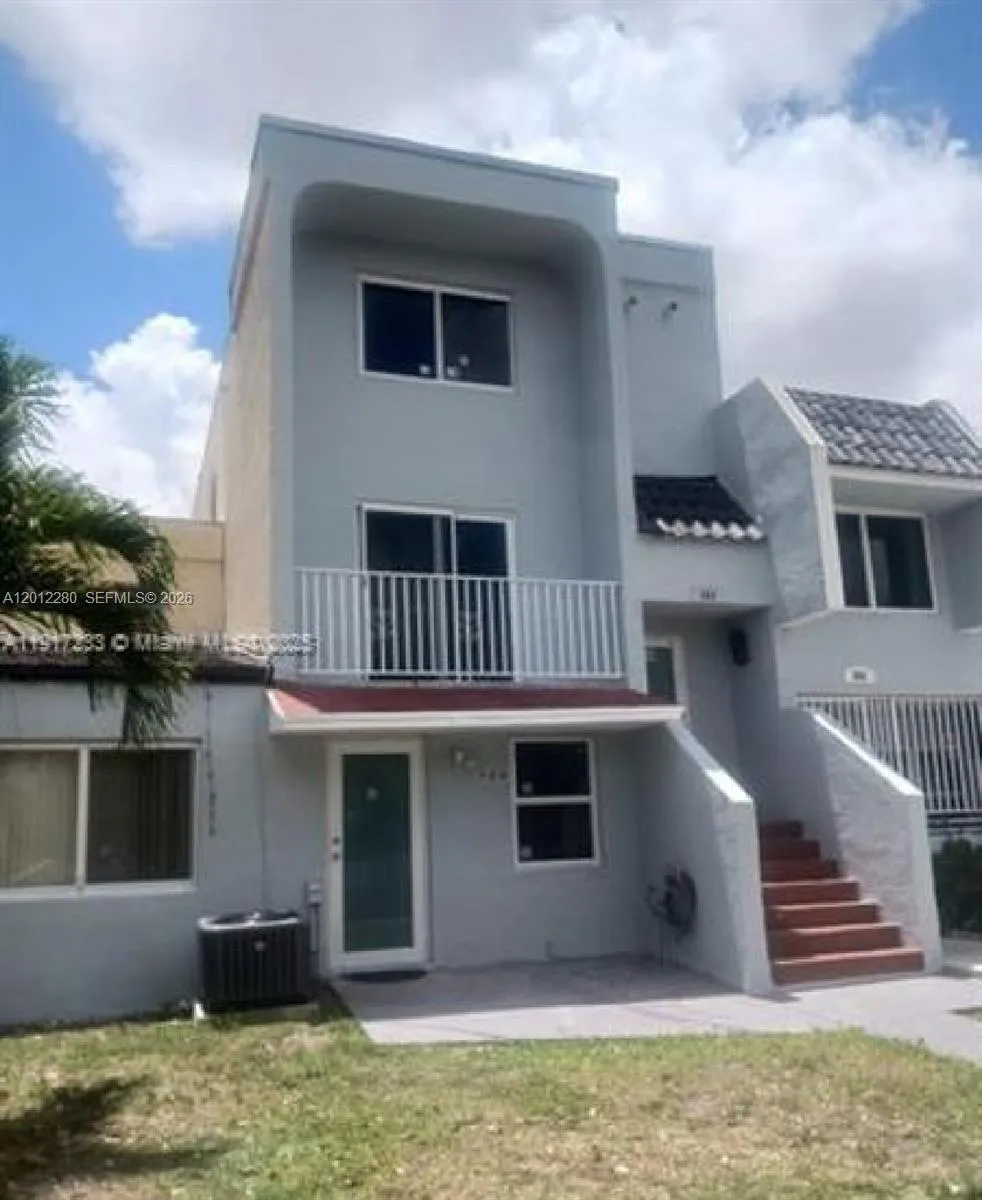 Listing  984 W 40th Street 2, Hialeah, FL 33012, Hialeah, FL 33012