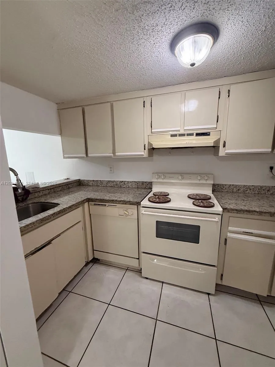 View details of listing 9917 W Okeechobee Road 3-510, Hialeah Gardens, FL 33016 Hialeah Gardens with MLS# 