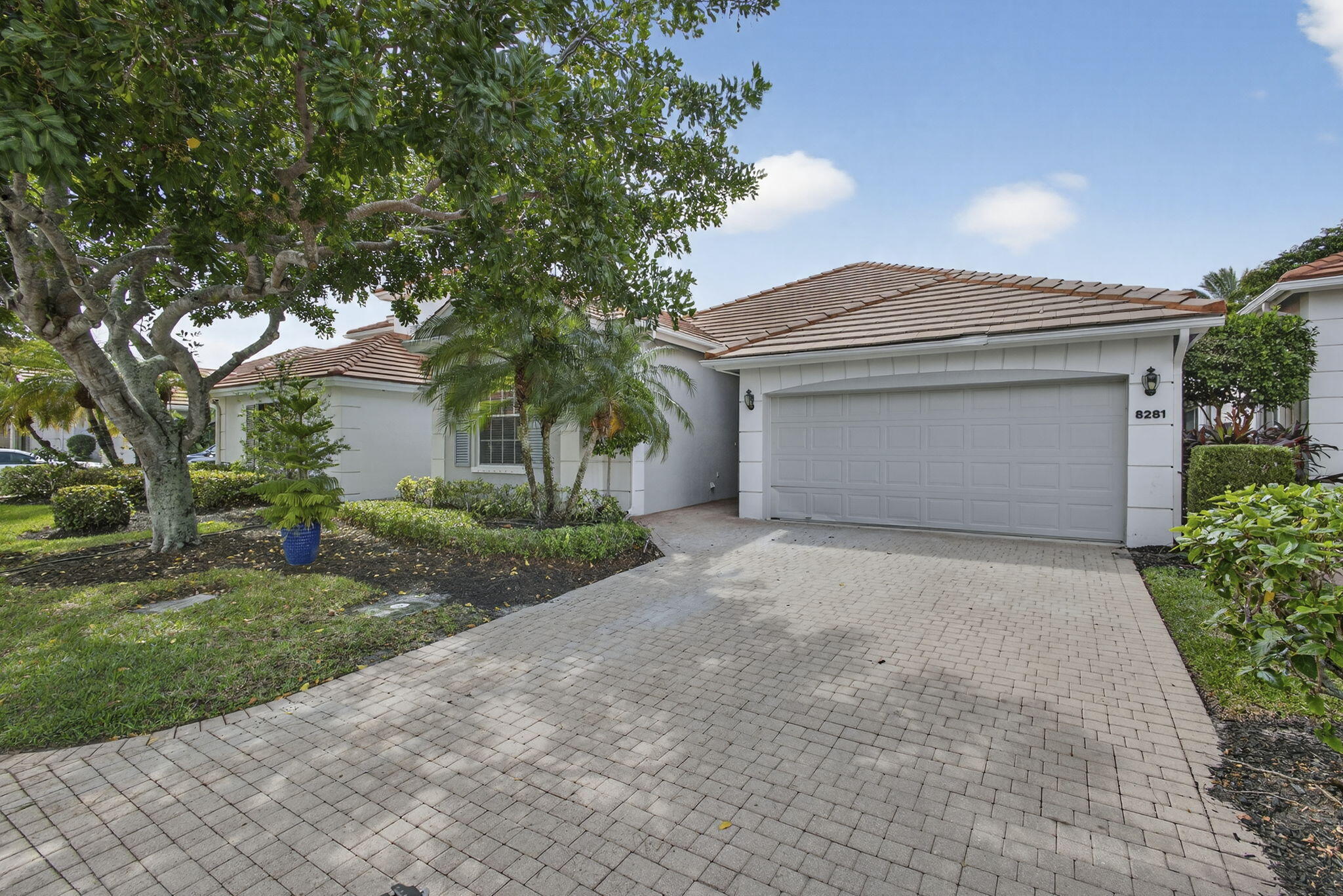 View details of listing 8281 Heritage Club Dr Drive, West Palm Beach, FL 33412 West Palm Beach with MLS# 