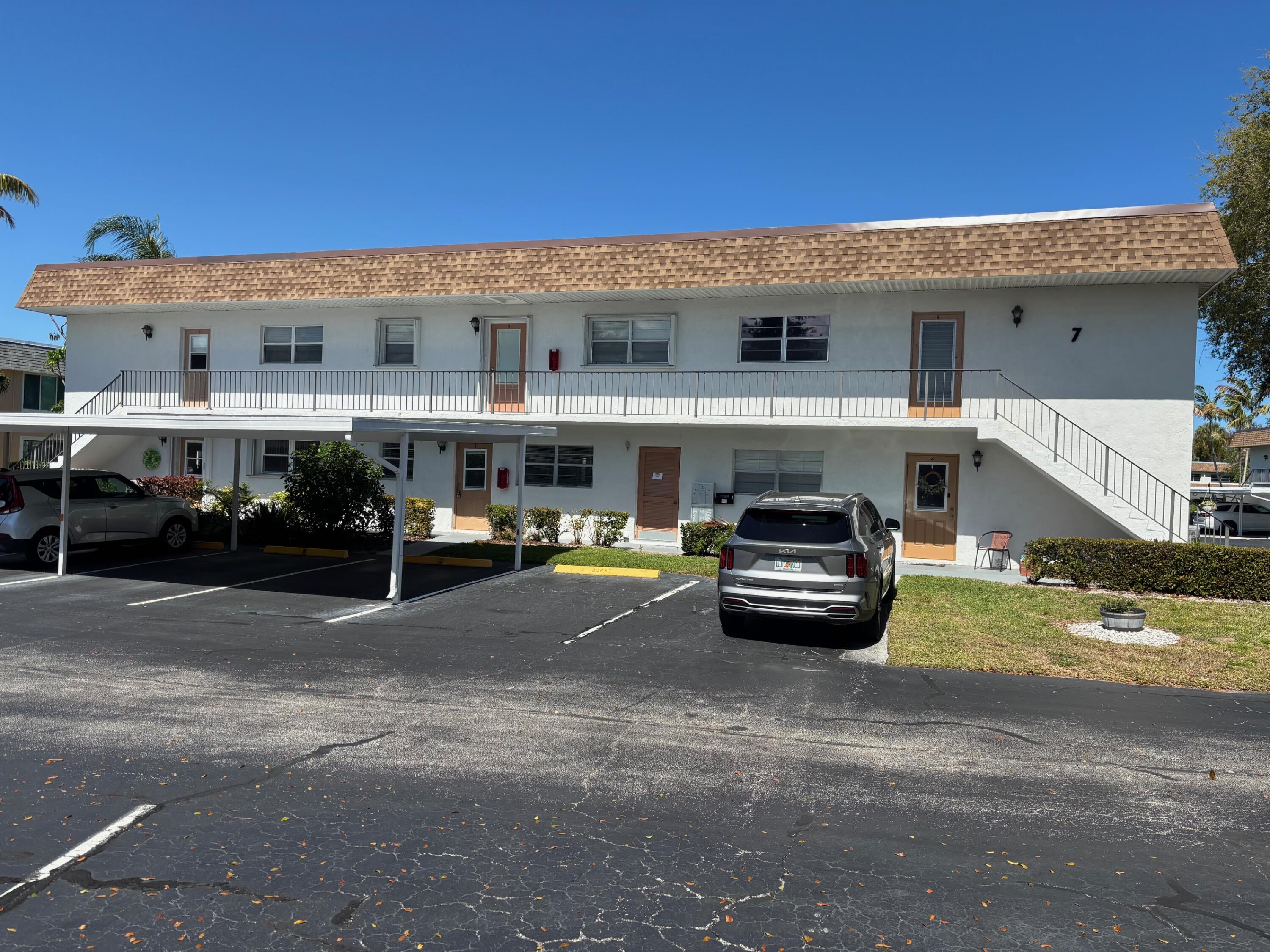 View details of listing 2950 SE Ocean Boulevard 7-5, Stuart, FL 34996 Stuart with MLS# 