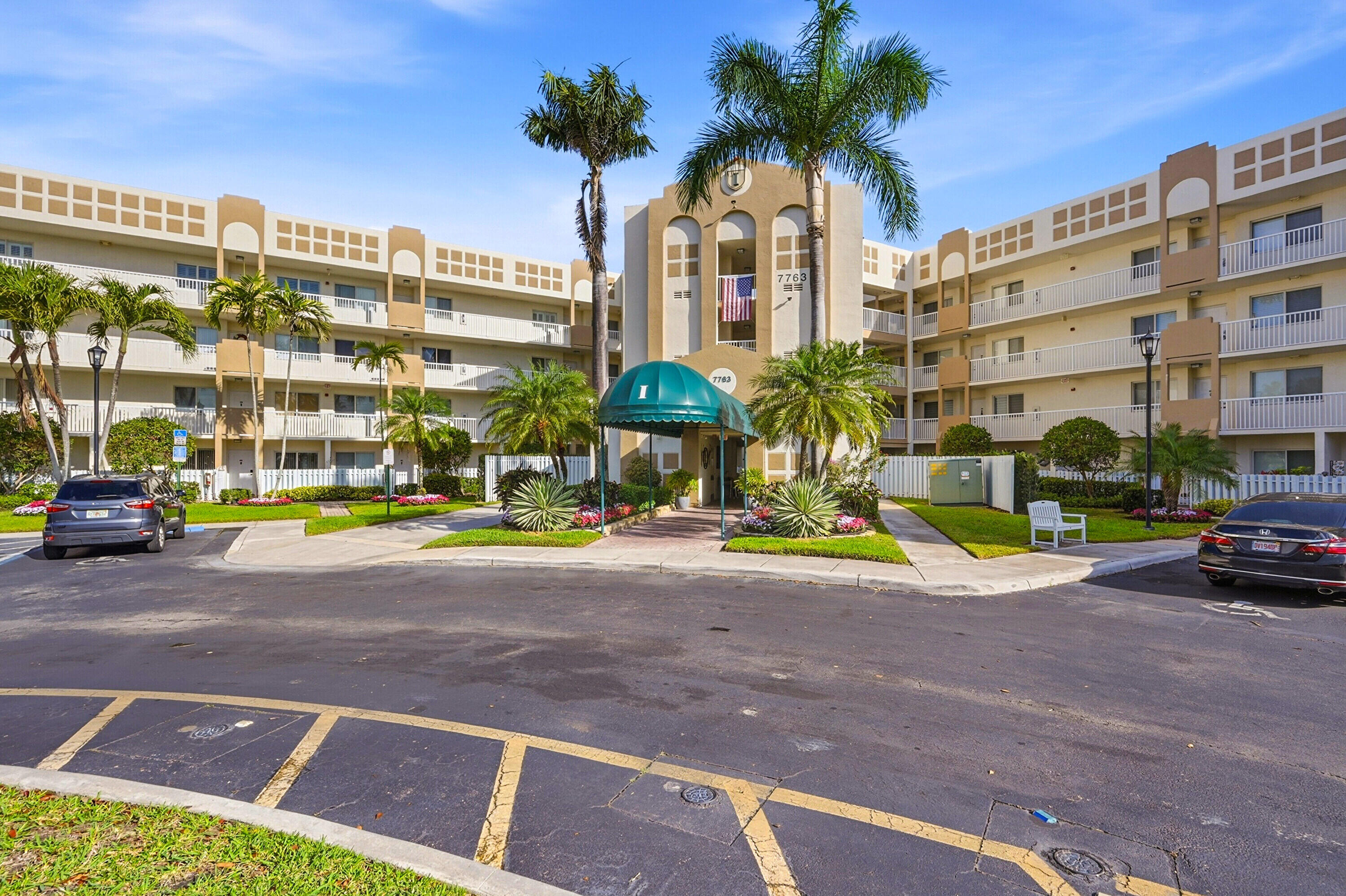 View details of listing 7763 Southampton Terrace 309, Tamarac, FL 33321 Tamarac with MLS# 