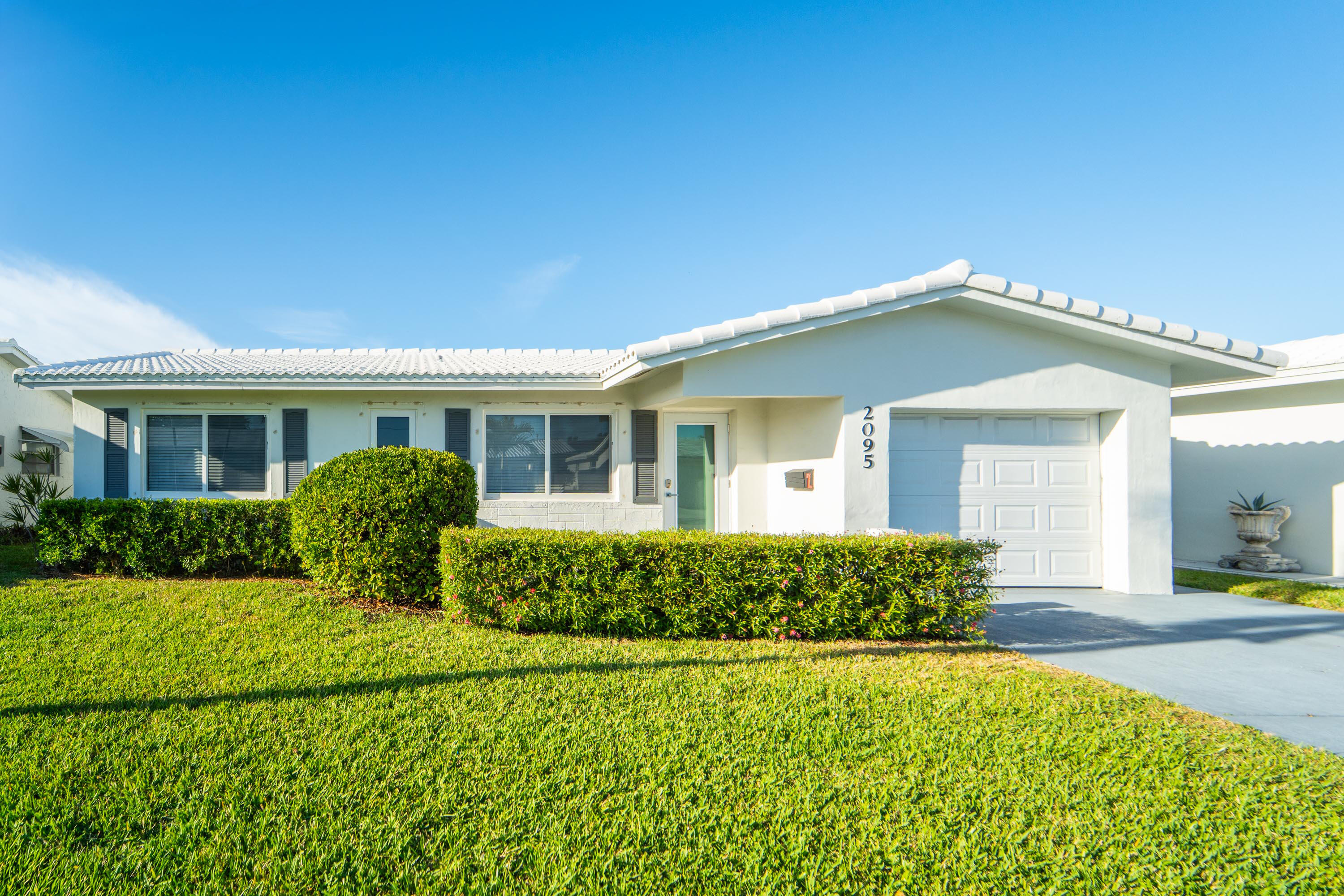 View details of listing 2095 SW 14 Avenue SW, Boynton Beach, FL 33426 Boynton Beach with MLS# 