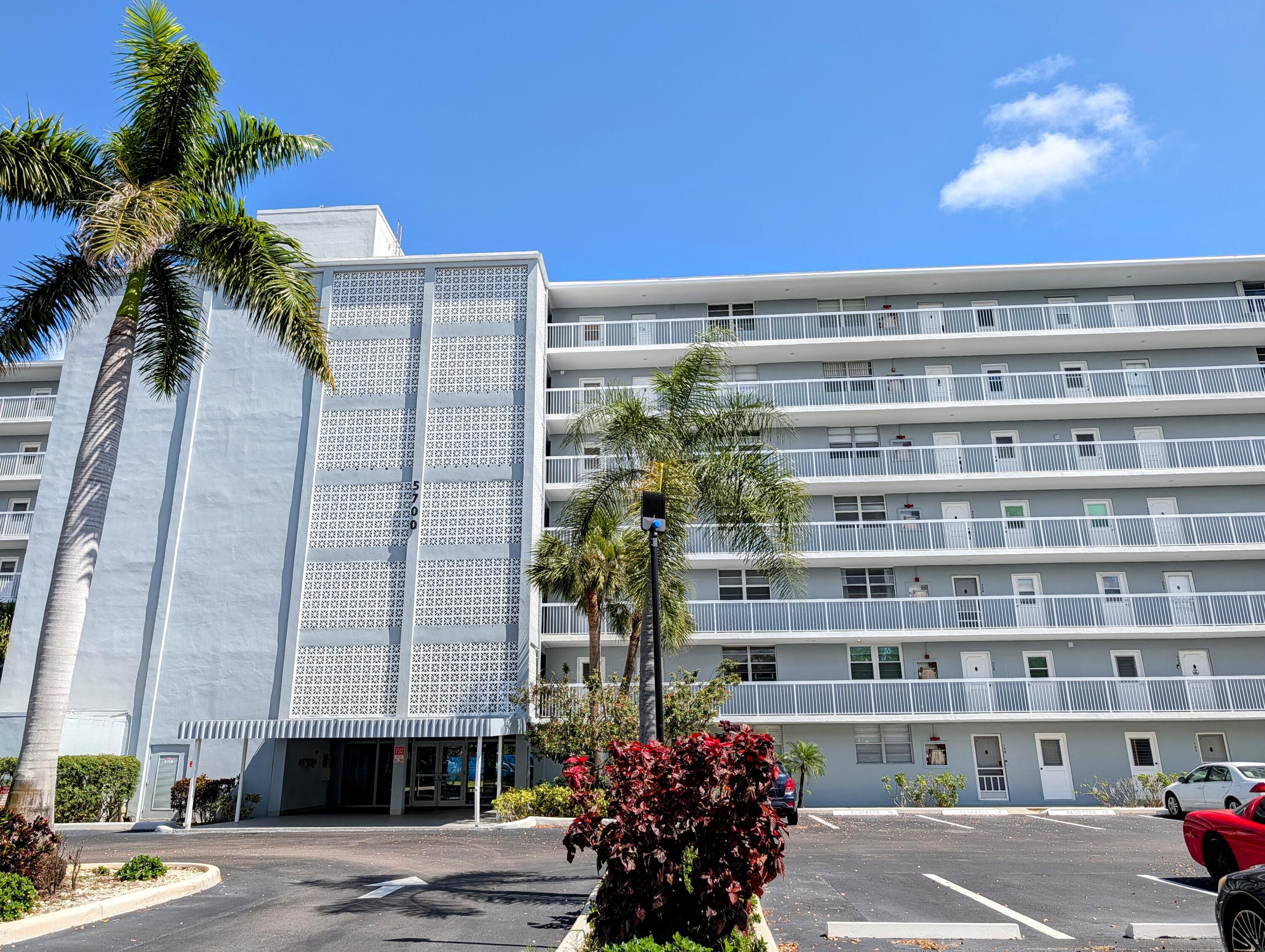 View details of listing 5700 NW 2nd Avenue 509, Boca Raton, FL 33487 Boca Raton with MLS#