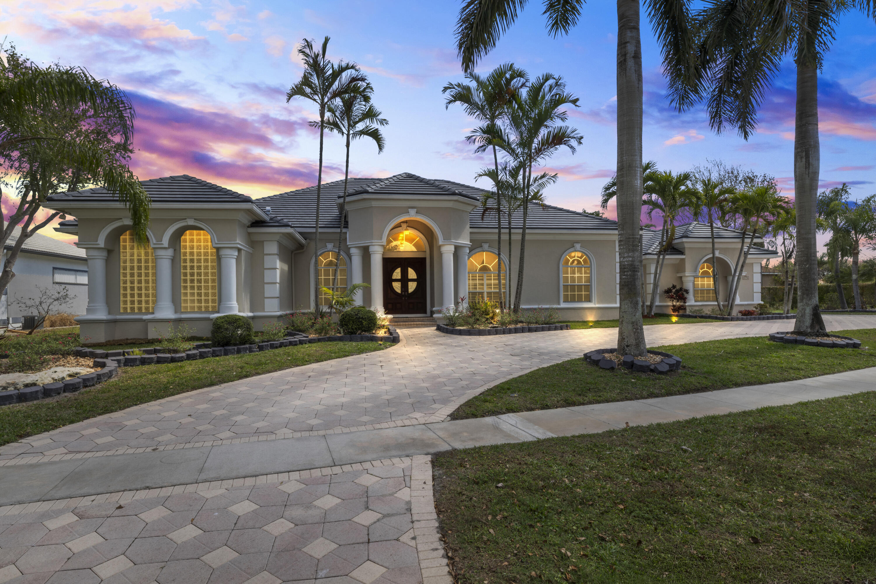 View details of listing 2296 Greenview Cove Drive, Wellington, FL 33414 Wellington with MLS# 