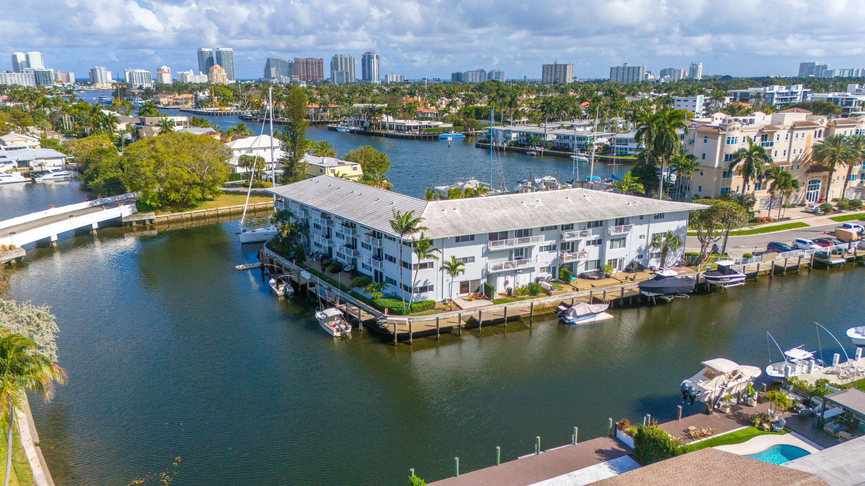 View details of listing 535 Hendricks Isle 302, Fort Lauderdale, FL 33301 Fort Lauderdale with MLS# 