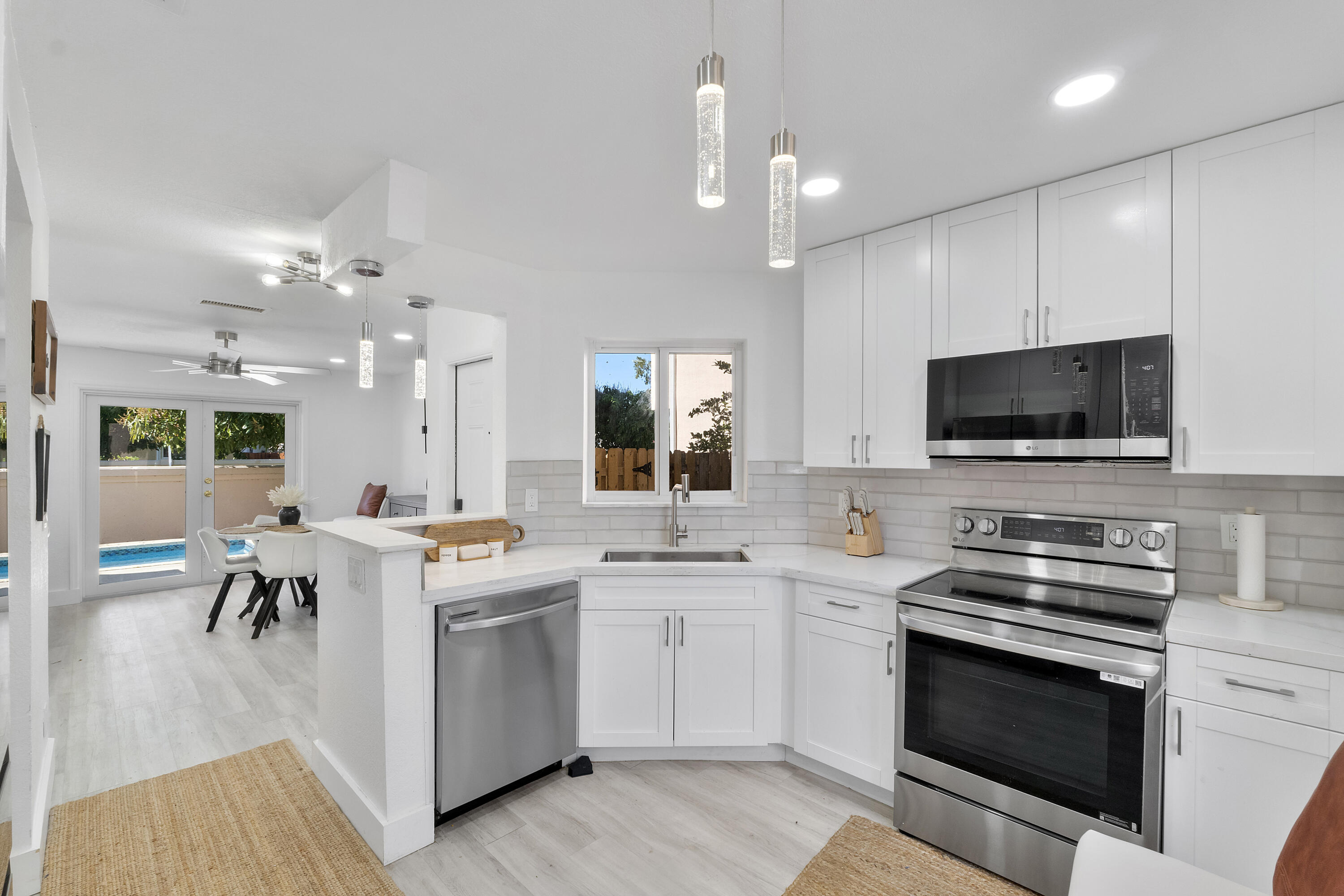 View details of listing 6363 Seagrape Circle, Margate, FL 33063 Margate with MLS# 