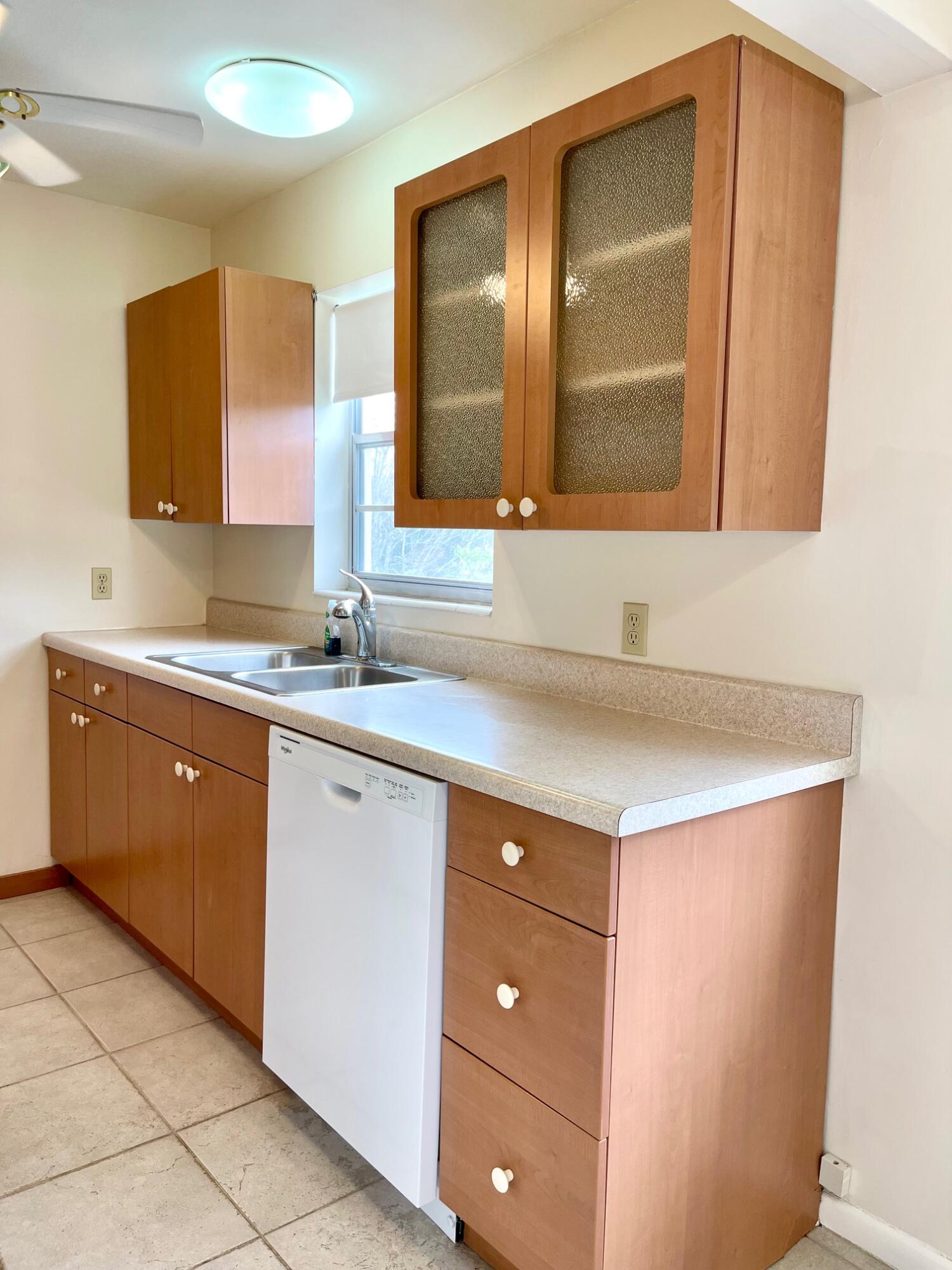 Listing  232 Canterbury J, West Palm Beach, FL 33417, West Palm Beach, FL 33417