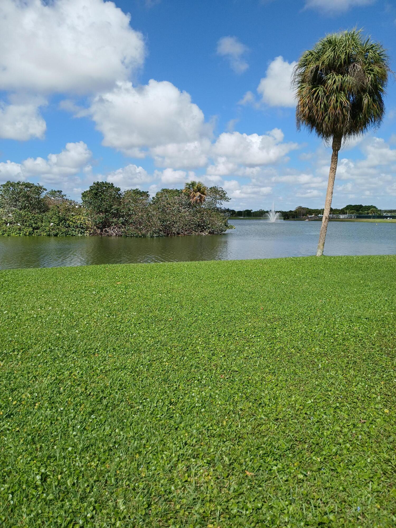 View details of listing 92 Seville Drive, Delray Beach, FL 33446 Delray Beach with MLS# 
