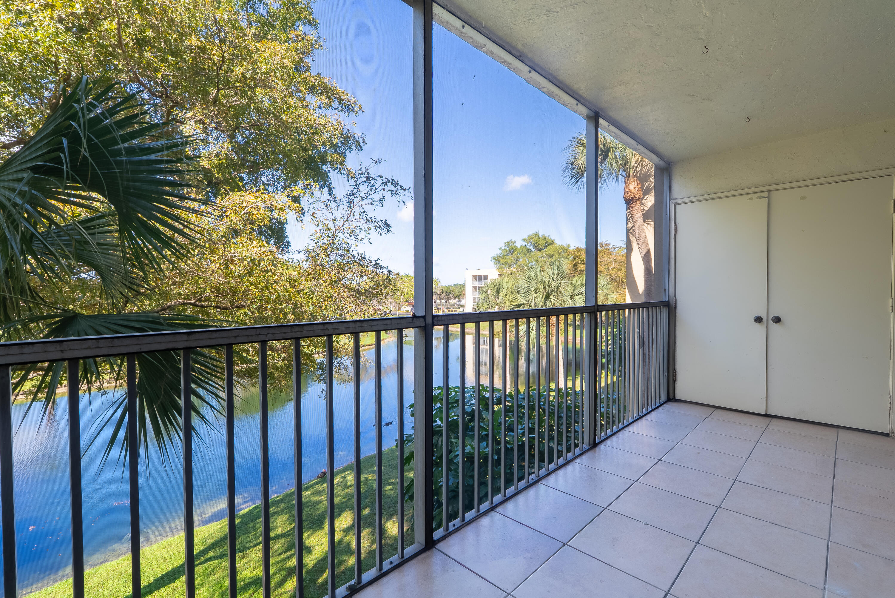 View details of listing 3121 NW 47th Terrace 315, Lauderdale Lakes, FL 33319 Lauderdale Lakes with MLS# 