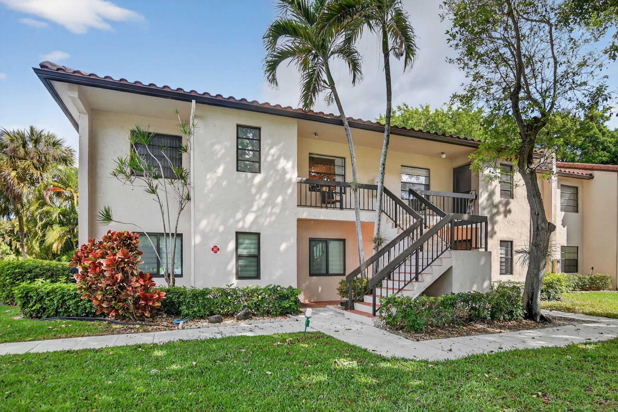 View details of listing 21501 Juego Circle 29 F, Boca Raton, FL 33433 Boca Raton with MLS# 
