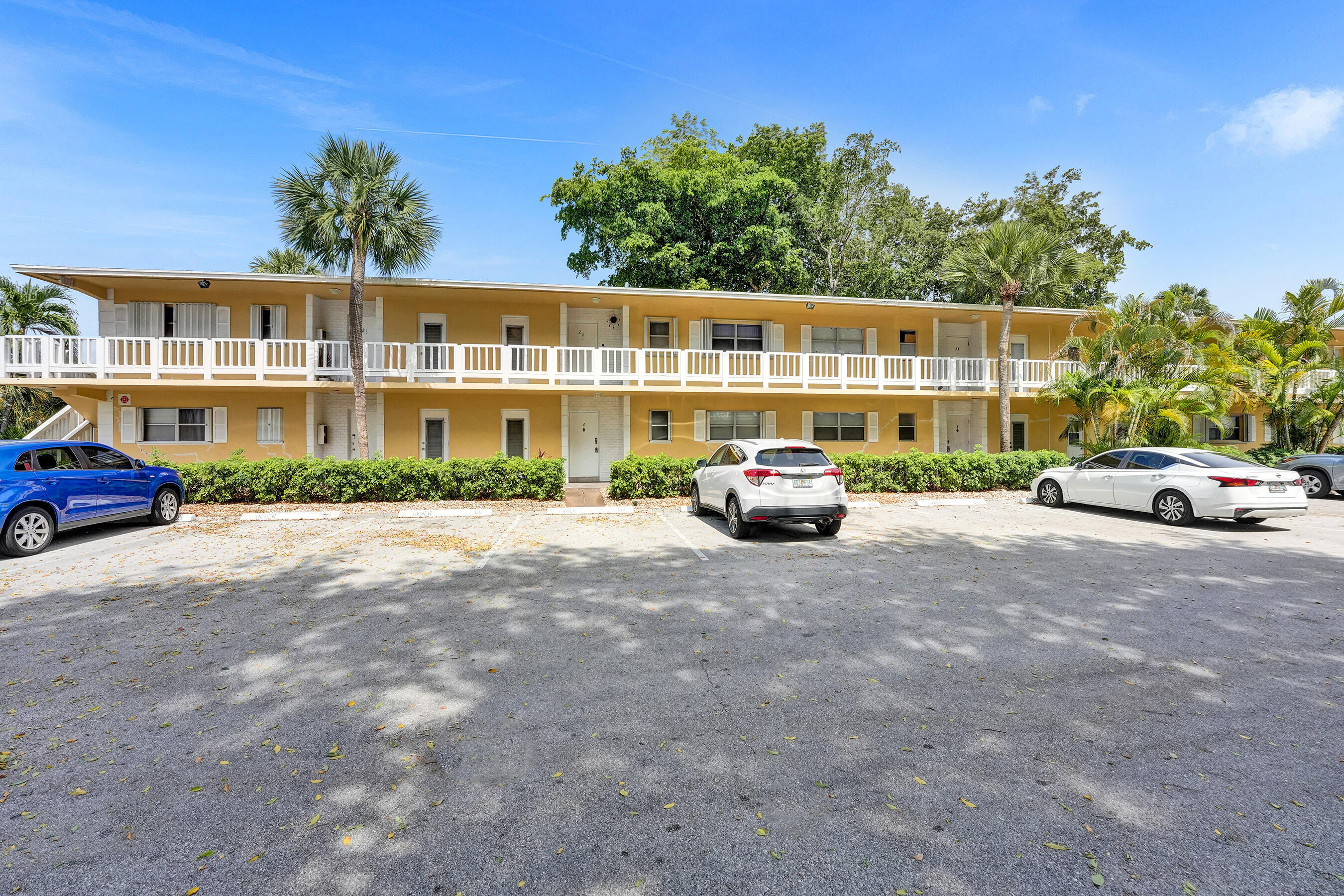 View details of listing 600 SE 2nd Avenue K2, Deerfield Beach, FL 33441 Deerfield Beach with MLS# 