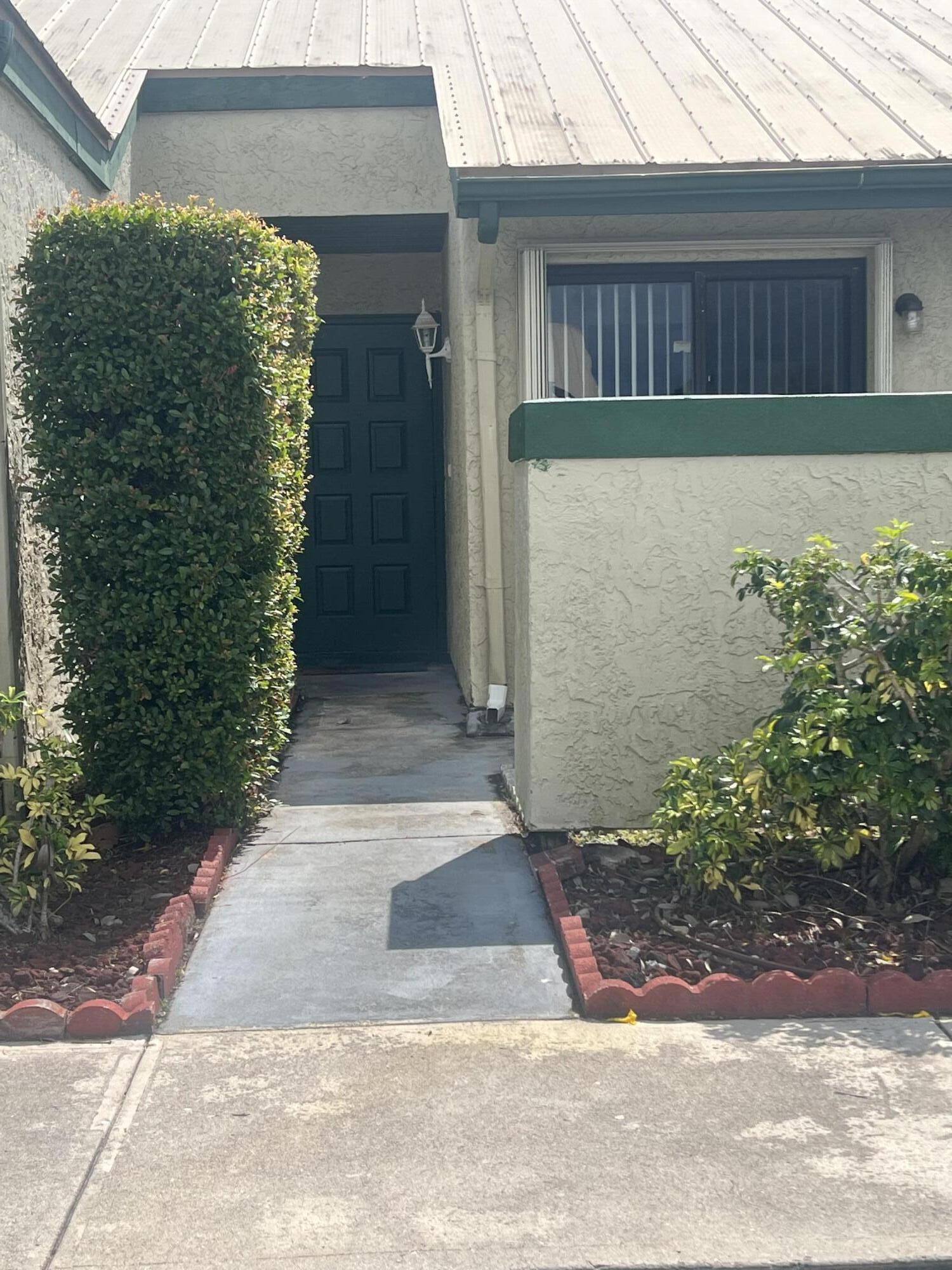 View details of listing 566 SW Sara Boulevard, Port St. Lucie, FL 34953 Port St. Lucie with MLS# 