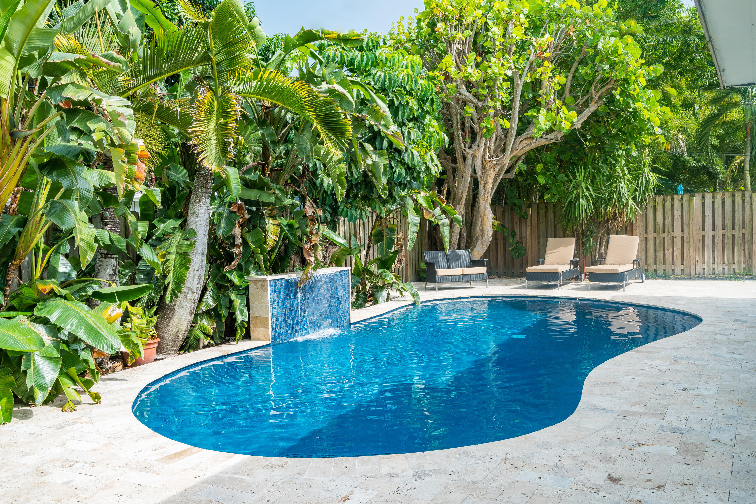 View details of listing 4760 NE 17th Avenue, Oakland Park, FL 33334 Oakland Park with MLS#