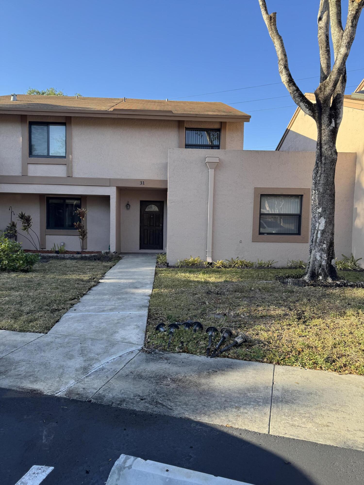 View details of listing 31 Chestnut Circle, Cooper City, FL 33026 Cooper City with MLS#