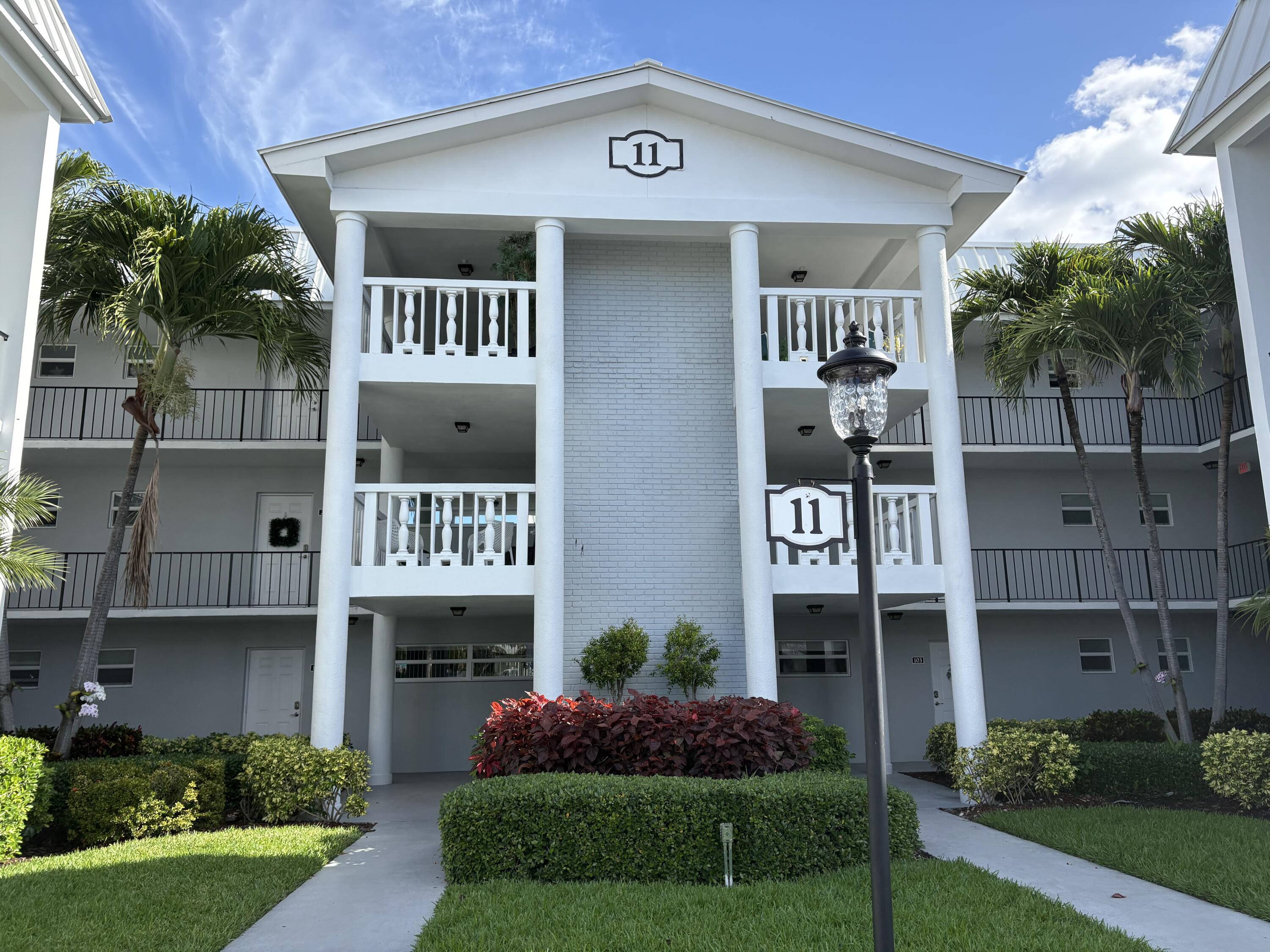 View details of listing 11 Colonial Club Drive 105, Boynton Beach, FL 33435 Boynton Beach with MLS#