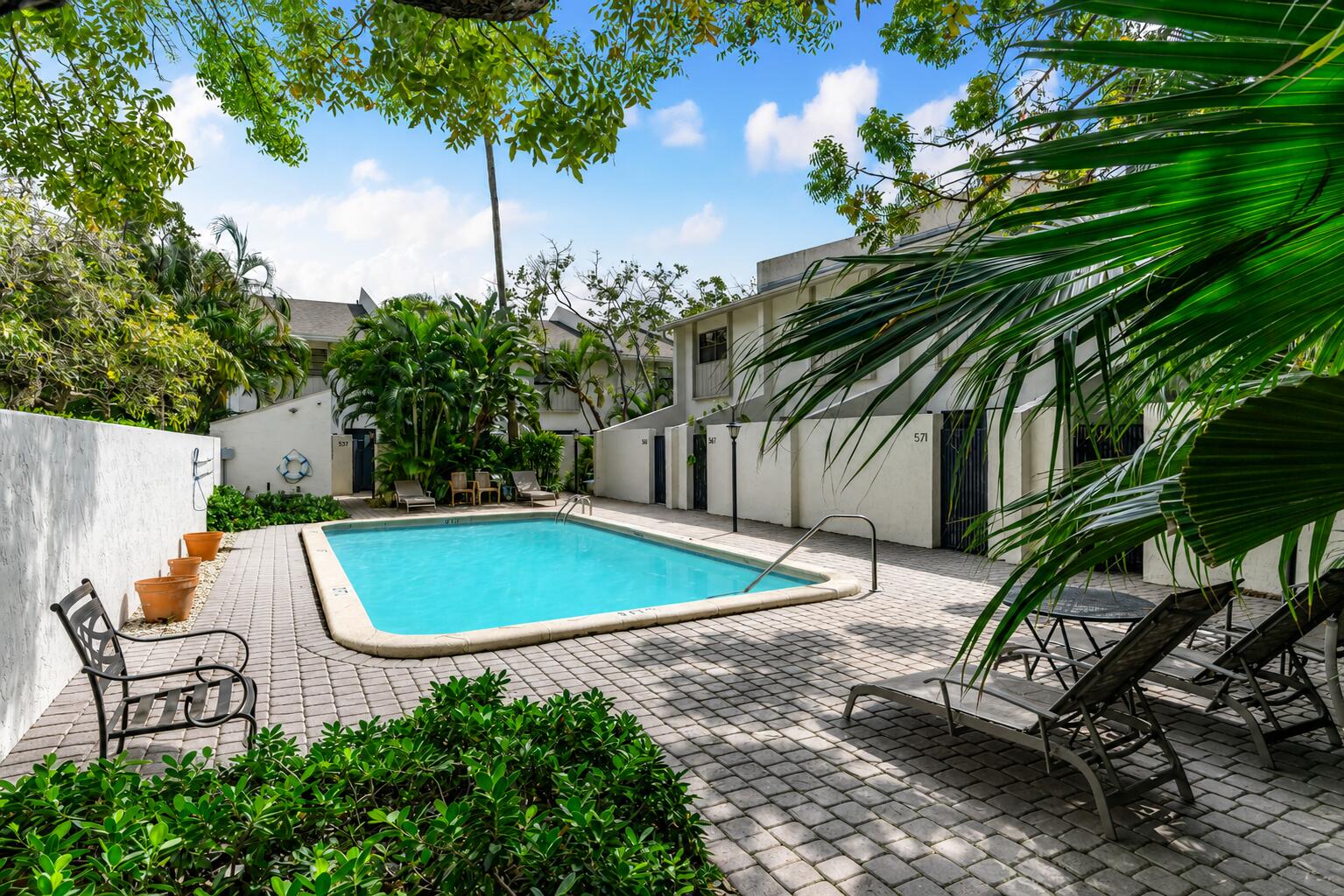 View details of listing 563 NE 7th Avenue 1B, Fort Lauderdale, FL 33301 Fort Lauderdale with MLS#
