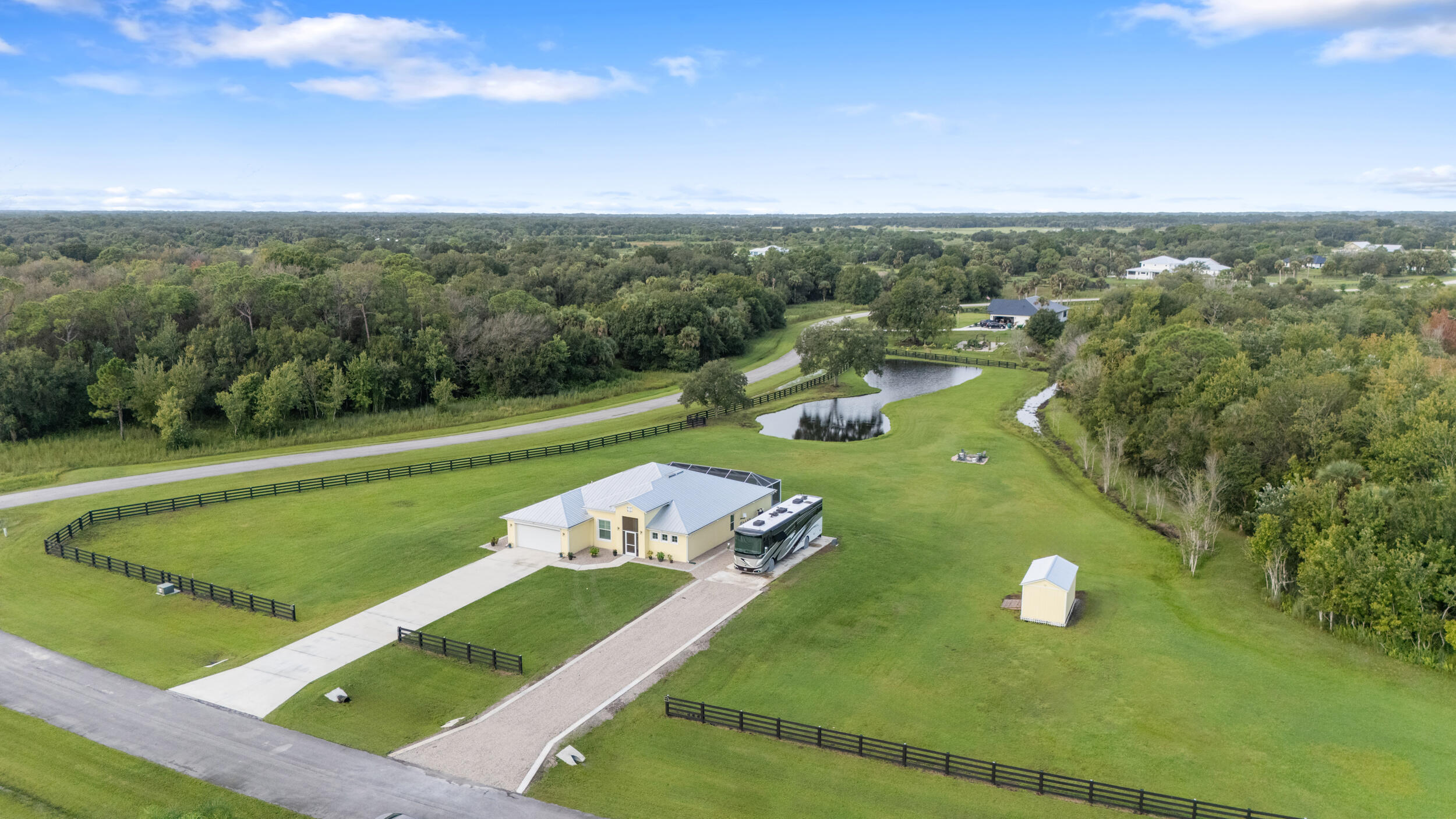View details of listing 2143 SE 137th Way, Okeechobee, FL 34974 Okeechobee with MLS#