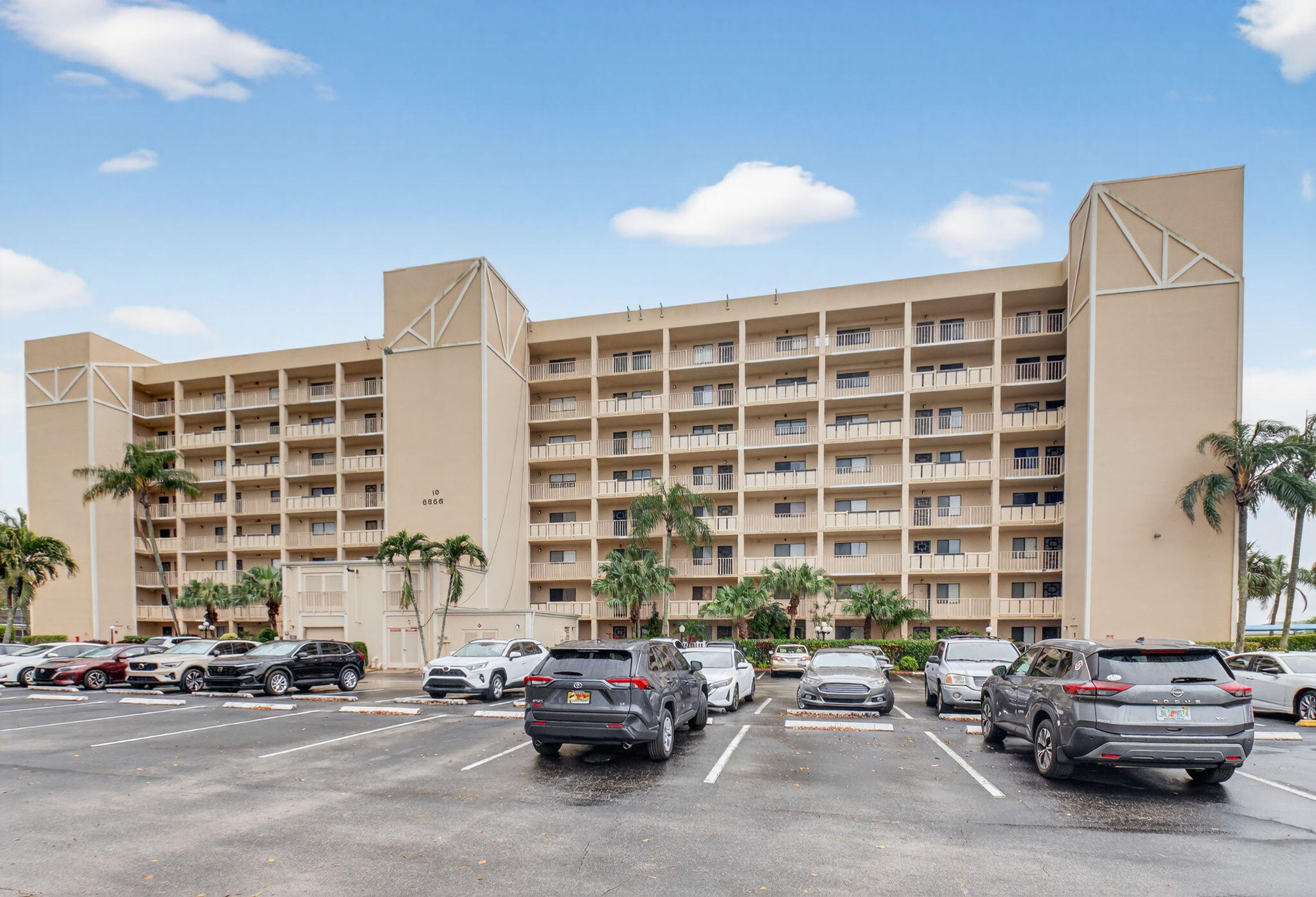 View details of listing 6866 Huntington Lane 607, Delray Beach, FL 33446 Delray Beach with MLS#