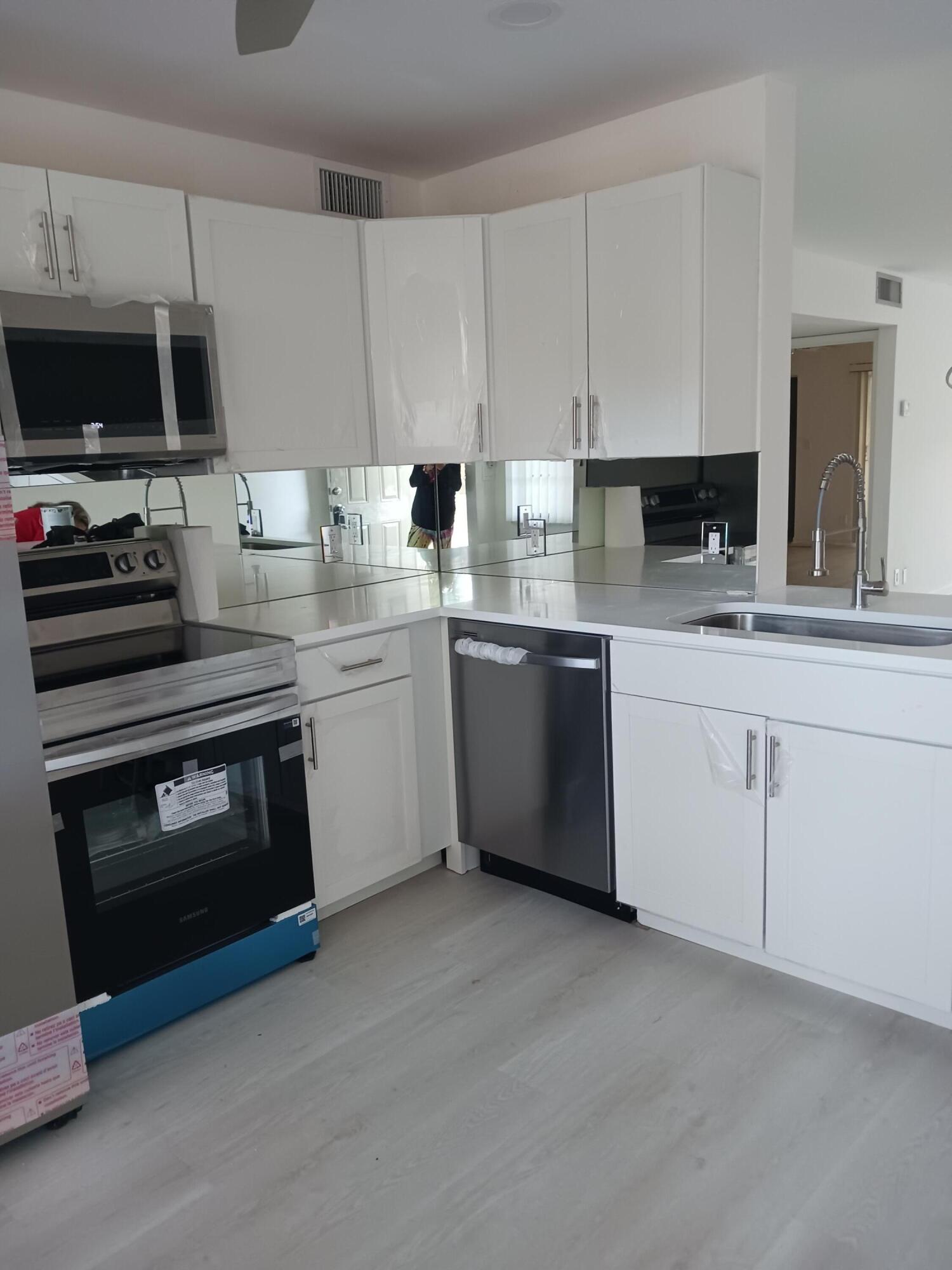 View details of listing 4702 Martinique Drive F3, Coconut Creek, FL 33066 Coconut Creek with MLS#