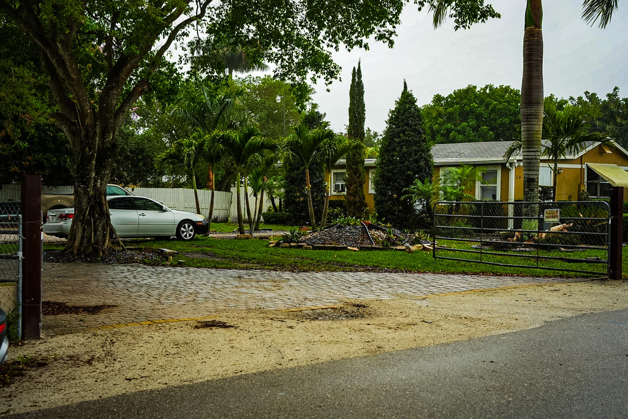 View details of listing 3825 Lakewood Road, Palm Springs, FL 33461 Palm Springs with MLS#