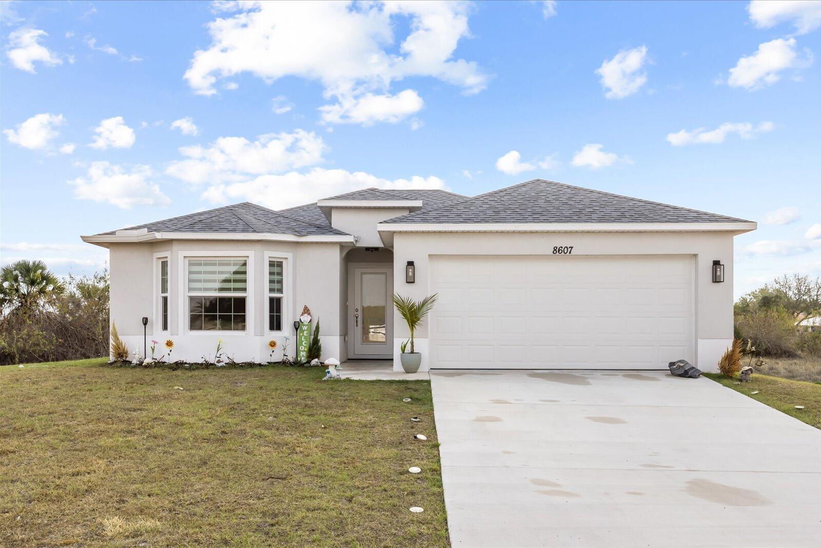 View details of listing 8607 SW 7th Lane, Okeechobee, FL 34974 Okeechobee with MLS#