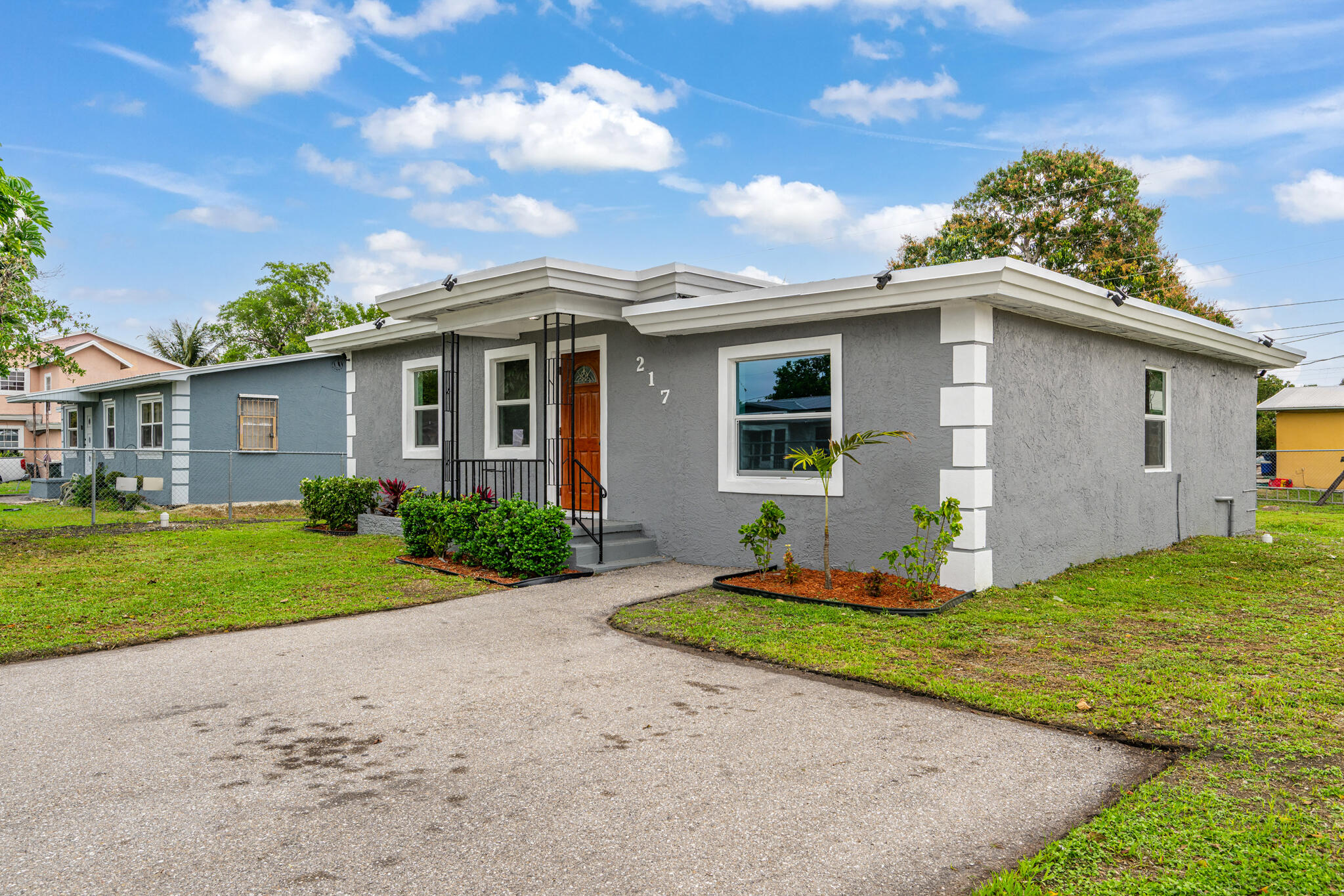 View details of listing 217 NW 14th Street, Belle Glade, FL 33430 Belle Glade with MLS#