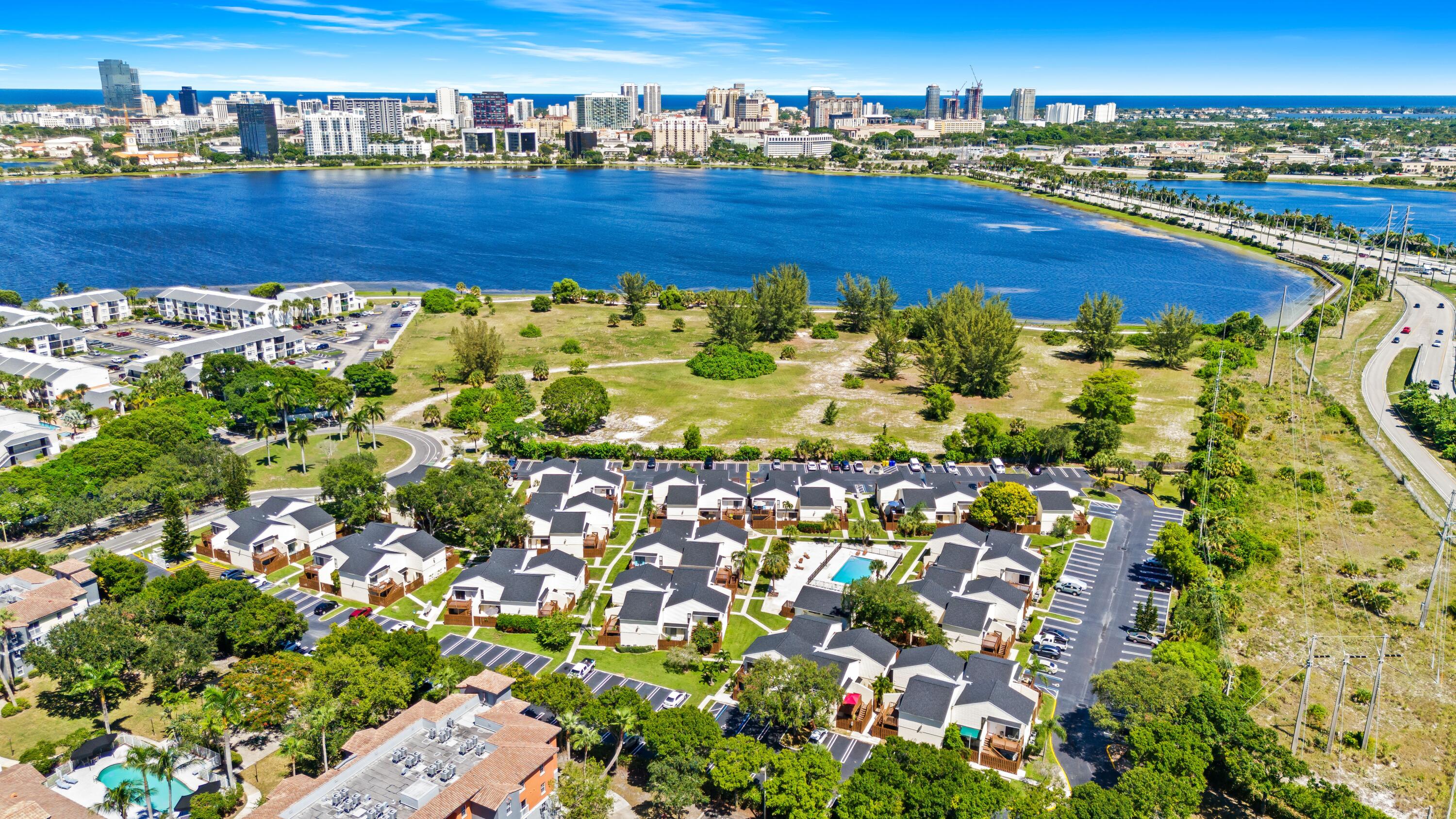 View details of listing 637 EXECUTIVE CENTER Drive N105, West Palm Beach, FL 33401 West Palm Beach with MLS#