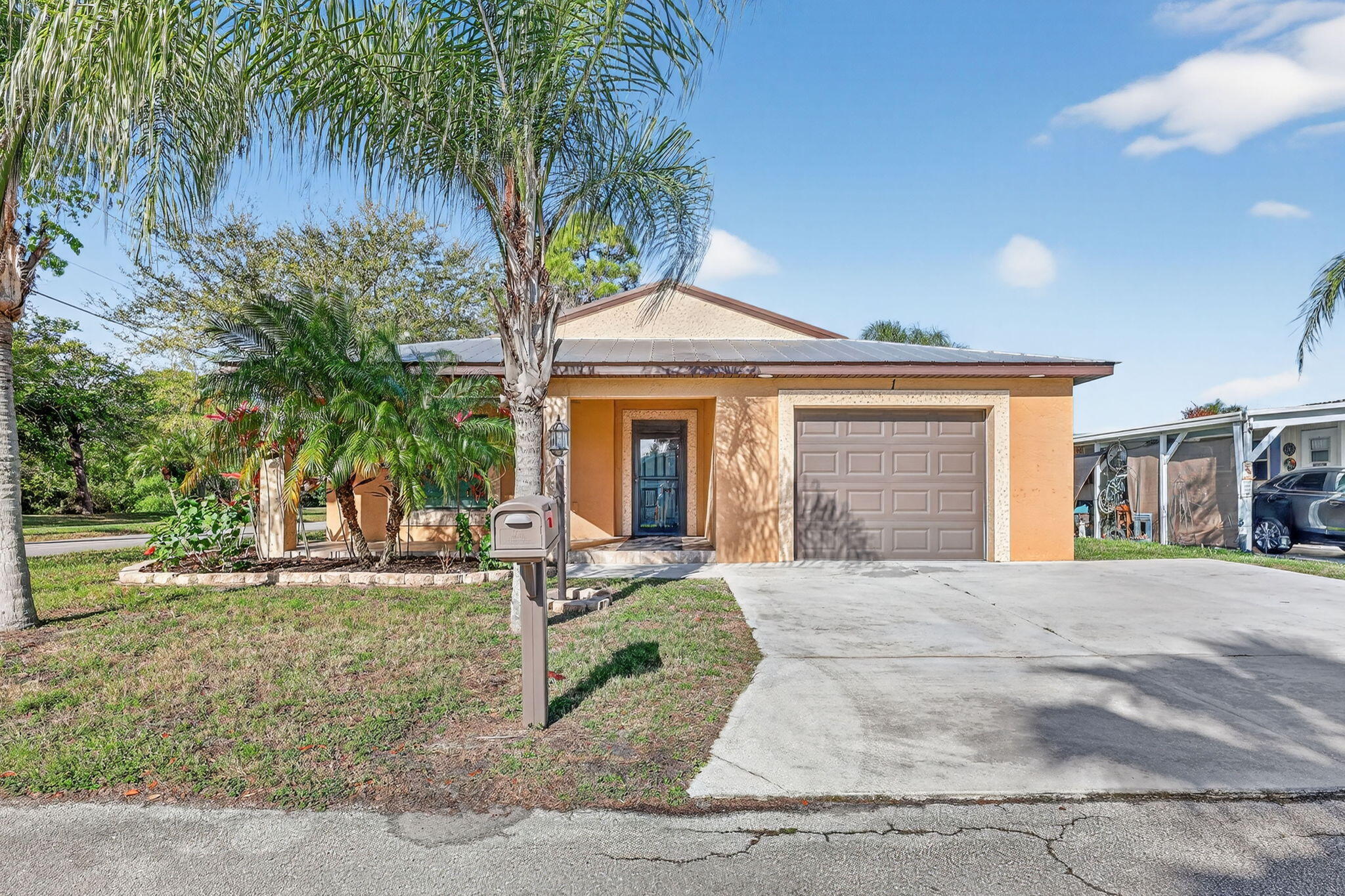 View details of listing 1 Cortez Lane, Port St. Lucie, FL 34952 Port St. Lucie with MLS#