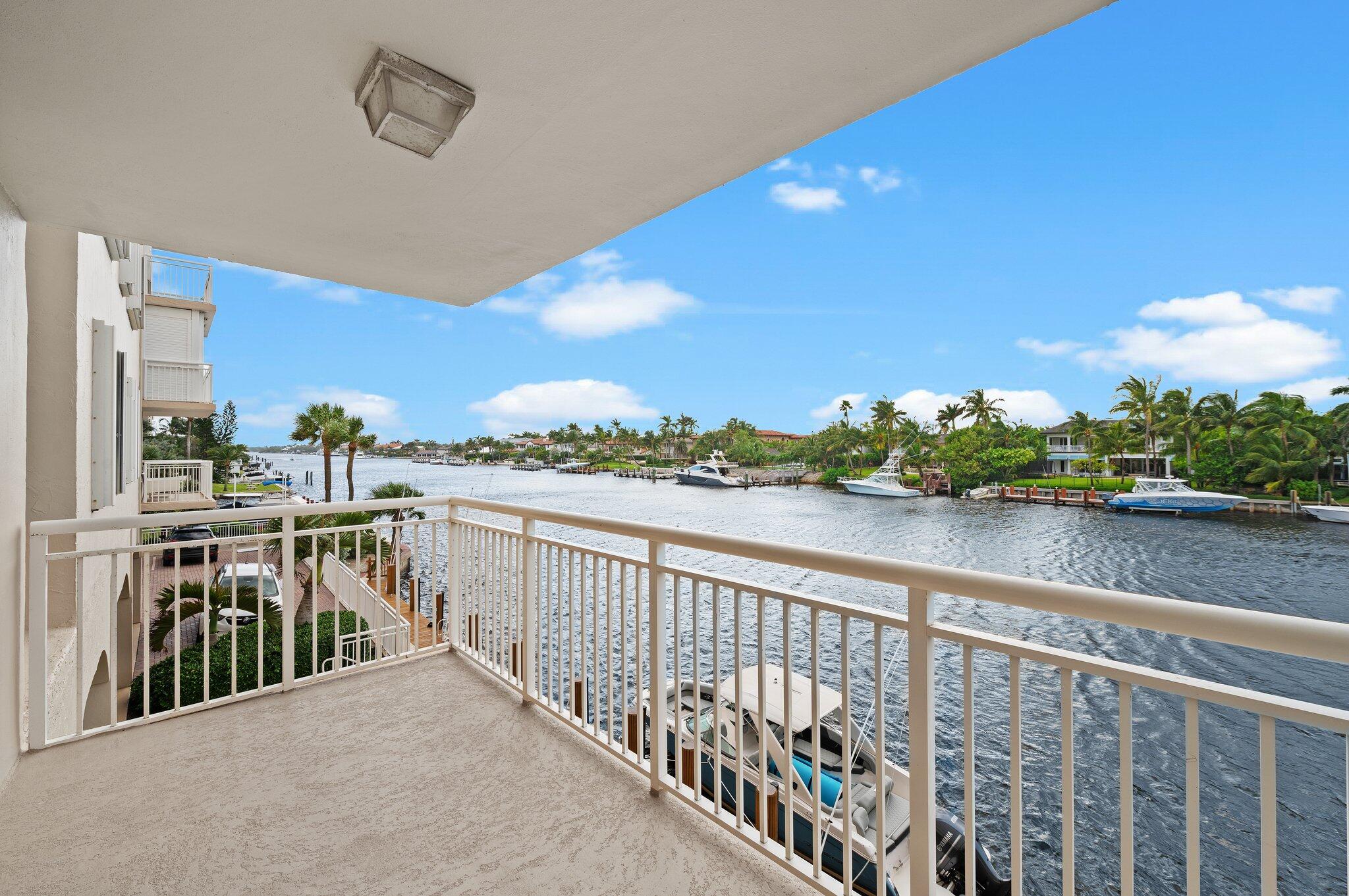 View details of listing 1050 Hillsboro Mile Unit 203w, Hillsboro Beach, FL 33062 Hillsboro Beach with MLS#
