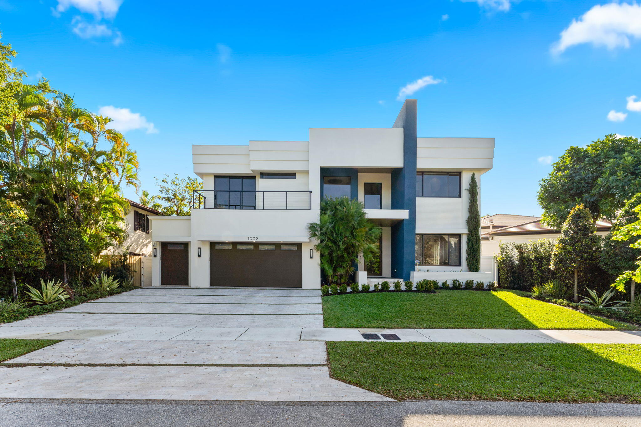 View details of listing 1032 SE 12th Way, Fort Lauderdale, FL 33316 Fort Lauderdale with MLS#