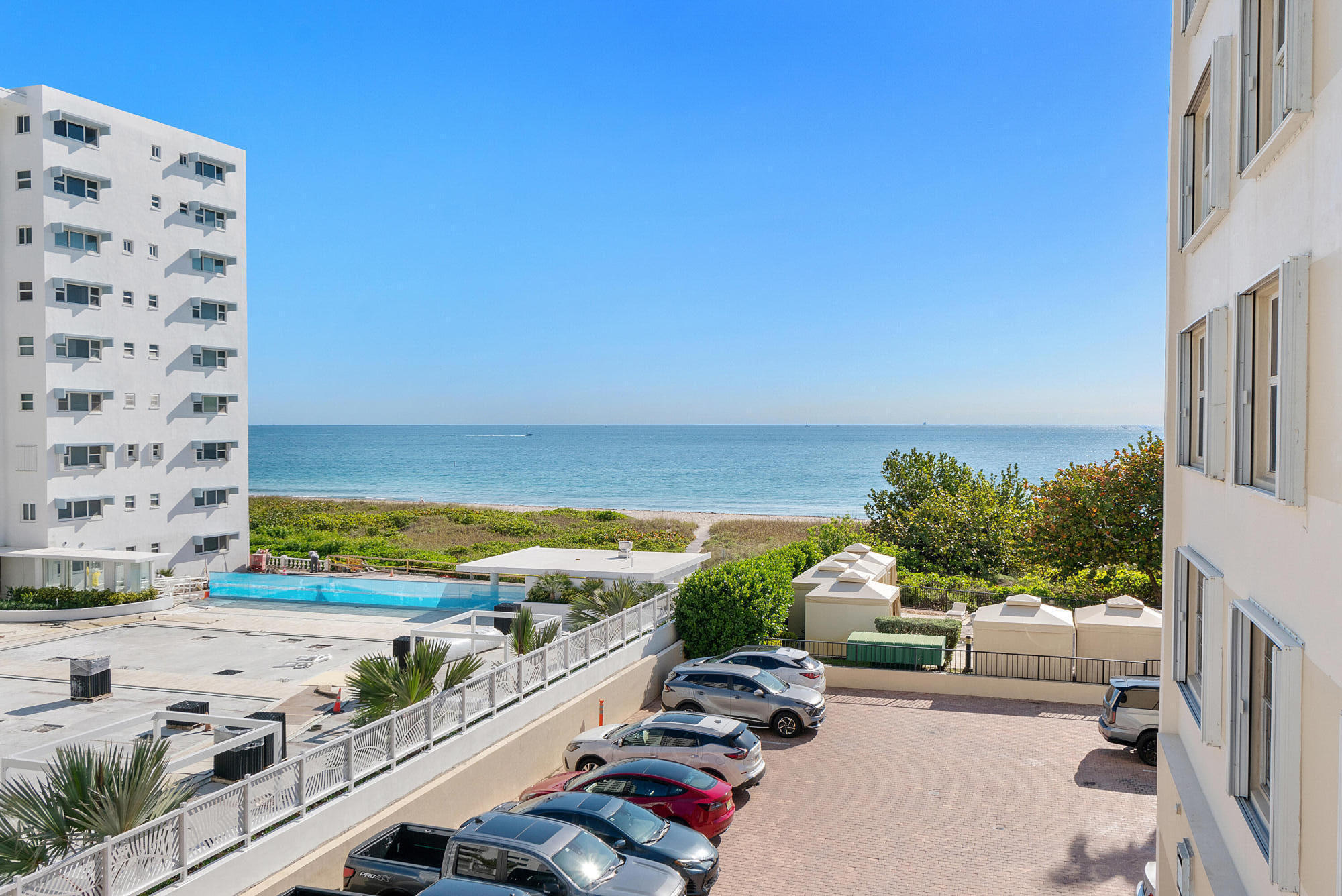 View details of listing 1900 S Ocean Boulevard 3g, Lauderdale-By-The-Sea, FL 33062 Lauderdale-By-The-Sea with MLS#