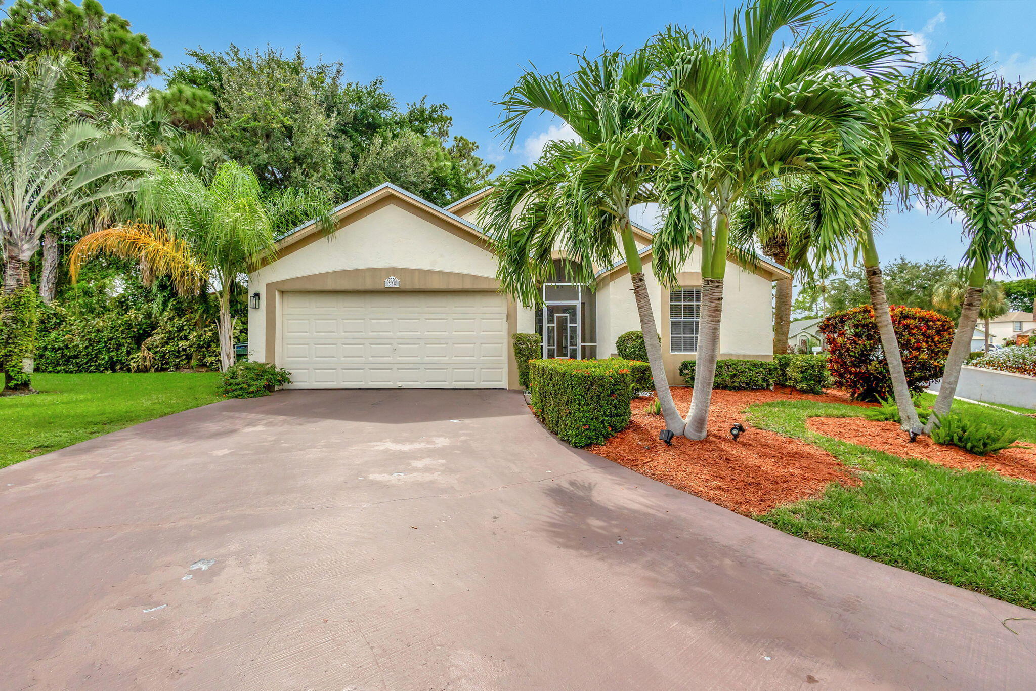 View details of listing 328 Hammocks Trail, Greenacres, FL 33413 Greenacres with MLS# 