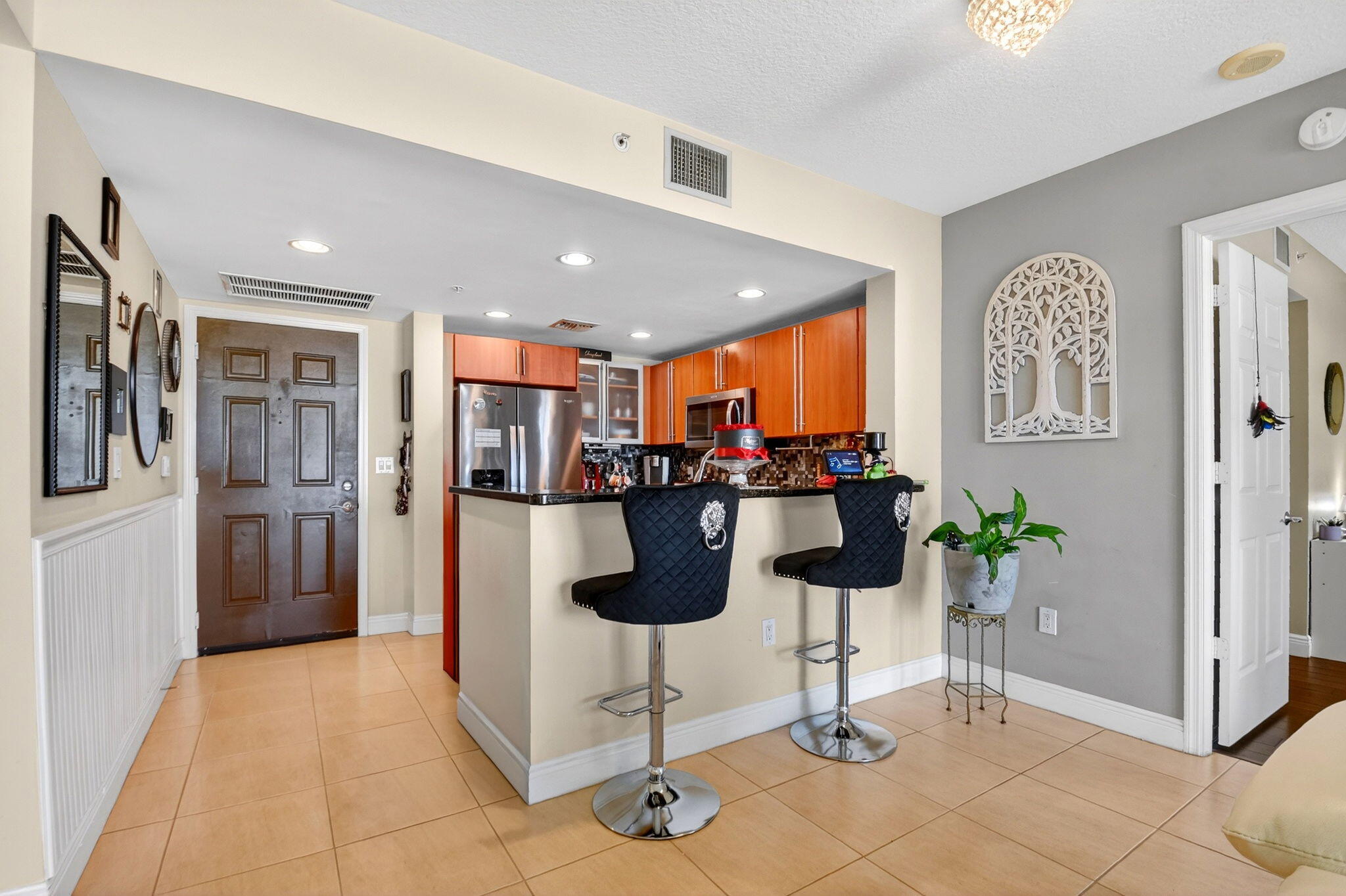 View details of listing 610 Clematis Street 608, West Palm Beach, FL 33401 West Palm Beach with MLS# 