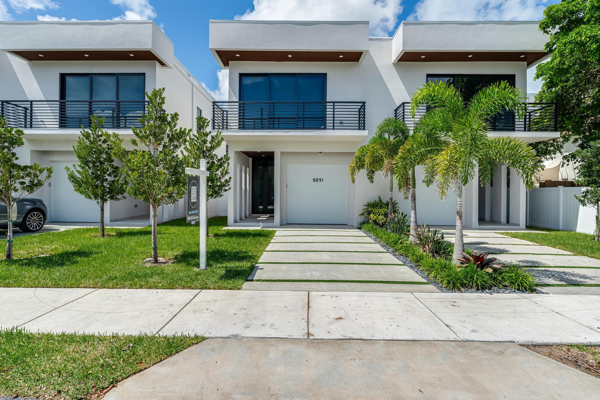 View details of listing 919 NE 17th Terrace A, Fort Lauderdale, FL 33304 Fort Lauderdale with MLS#