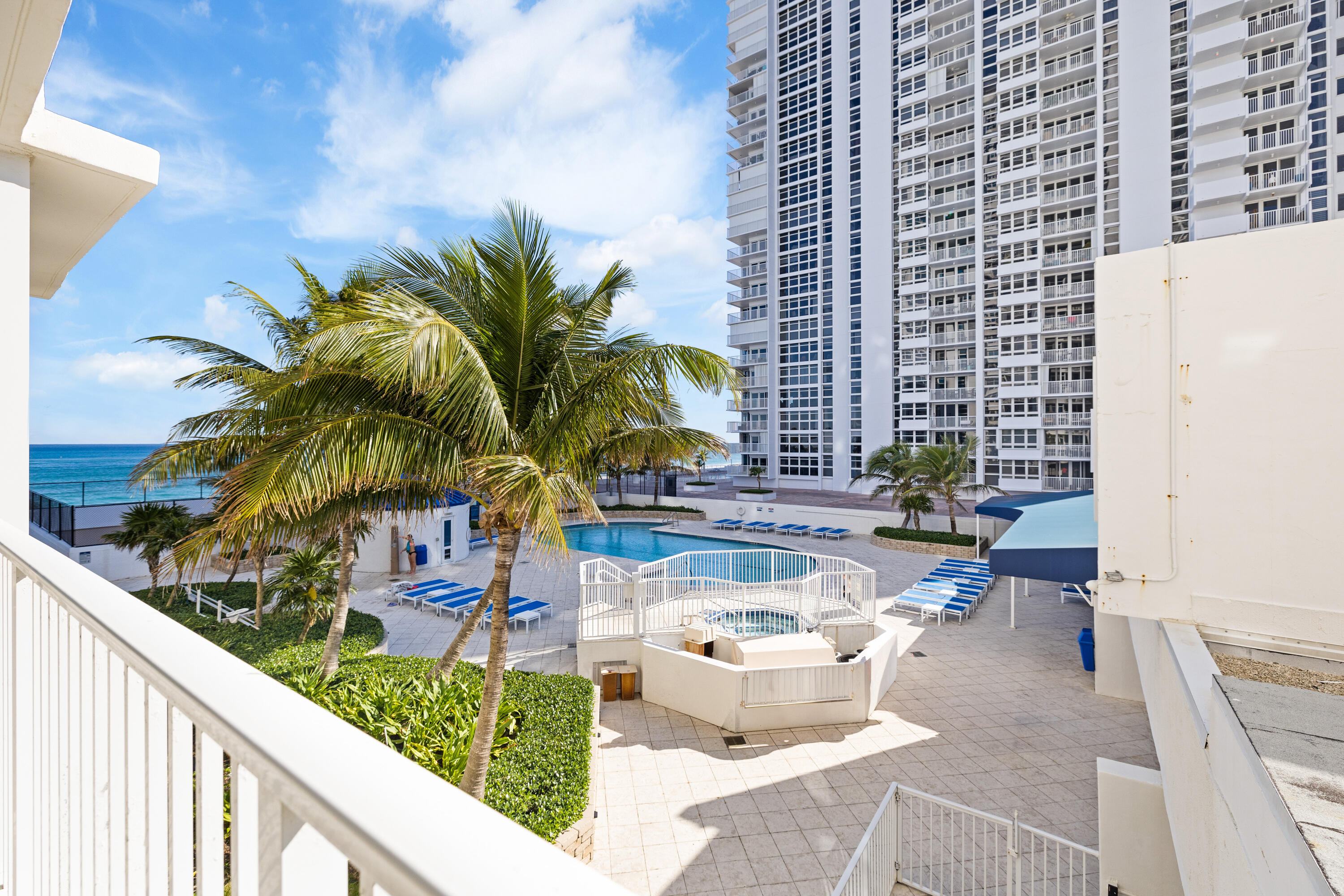 View details of listing 1360 S Ocean Boulevard 403, Pompano Beach, FL 33062 Pompano Beach with MLS#