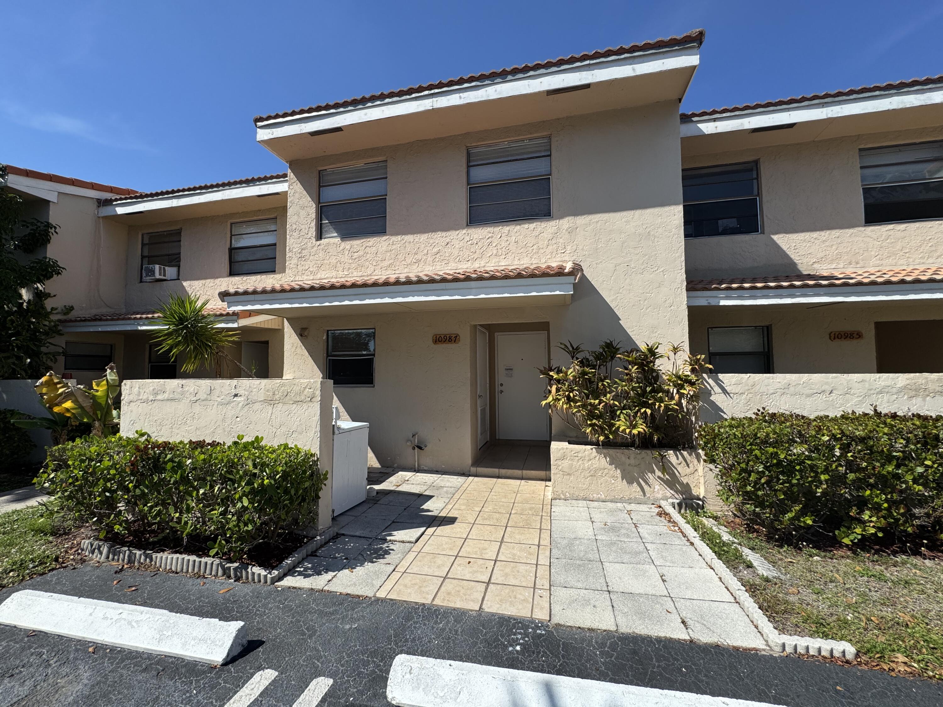 View details of listing 10987 Royal Palm Boulevard 9, Coral Springs, FL 33065 Coral Springs with MLS#