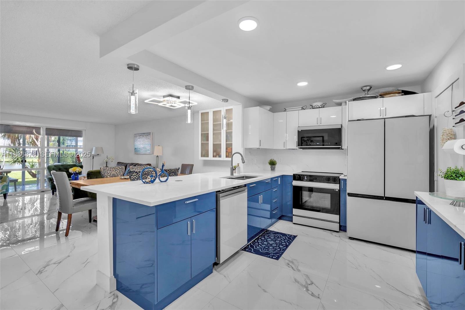 View details of listing 205 SE 11th Terrace 101, Dania Beach, FL 33004 Dania Beach with MLS#