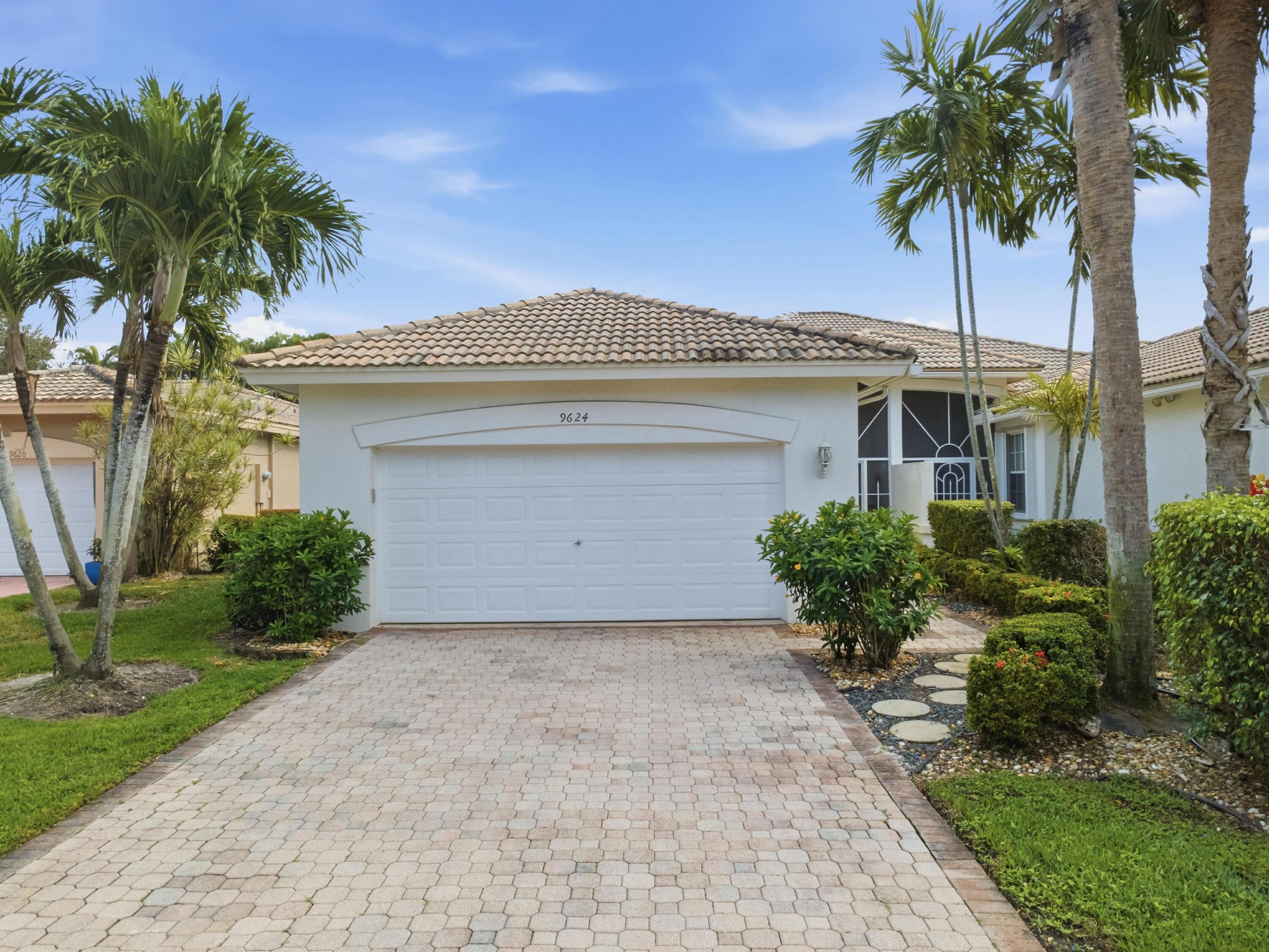 View details of listing 9624 Crescent View Drive N, Boynton Beach, FL 33437 Boynton Beach with MLS#