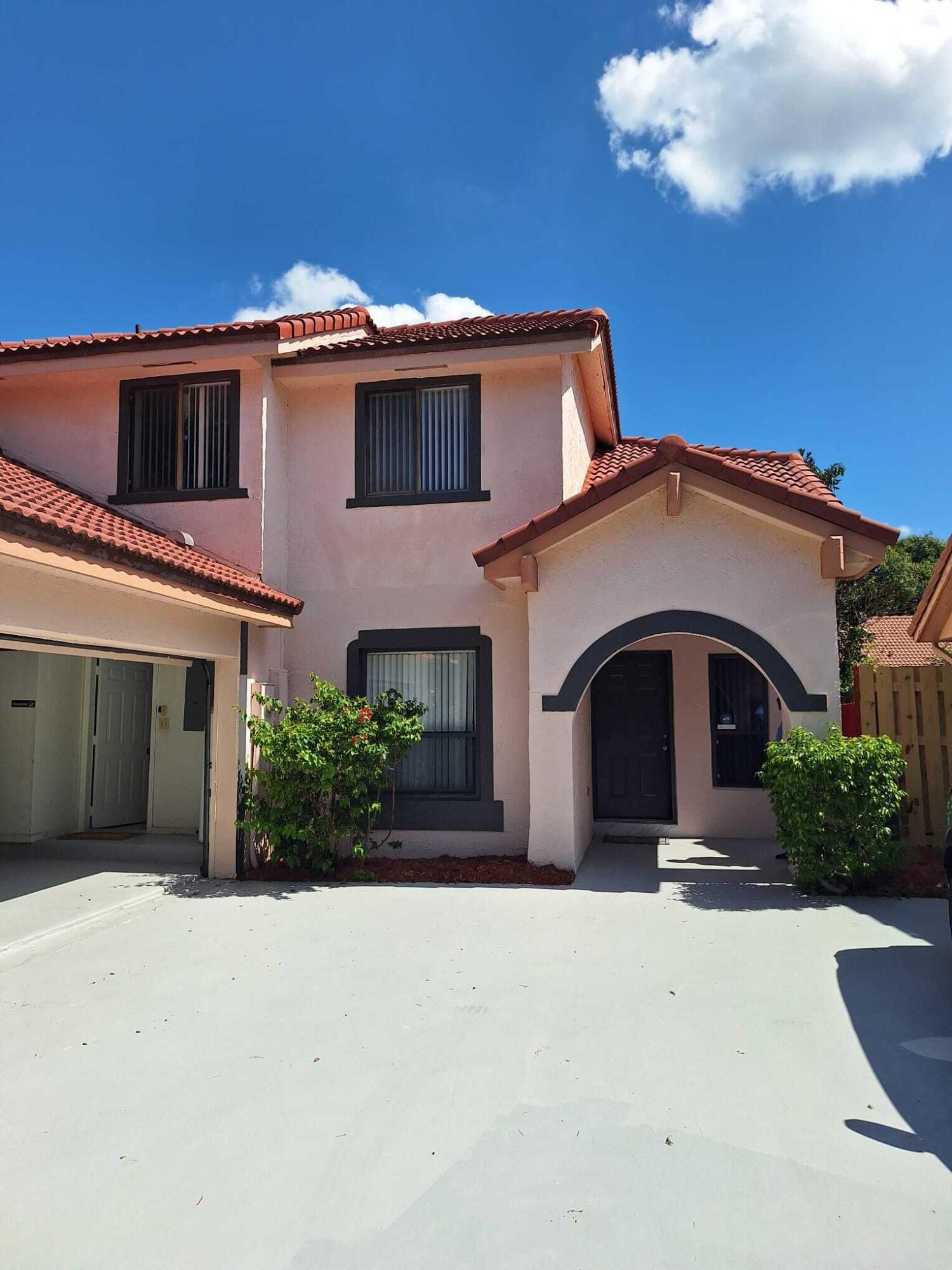 Listing  9561 NW 18th Court, Plantation, FL 33322, Plantation, FL 33322