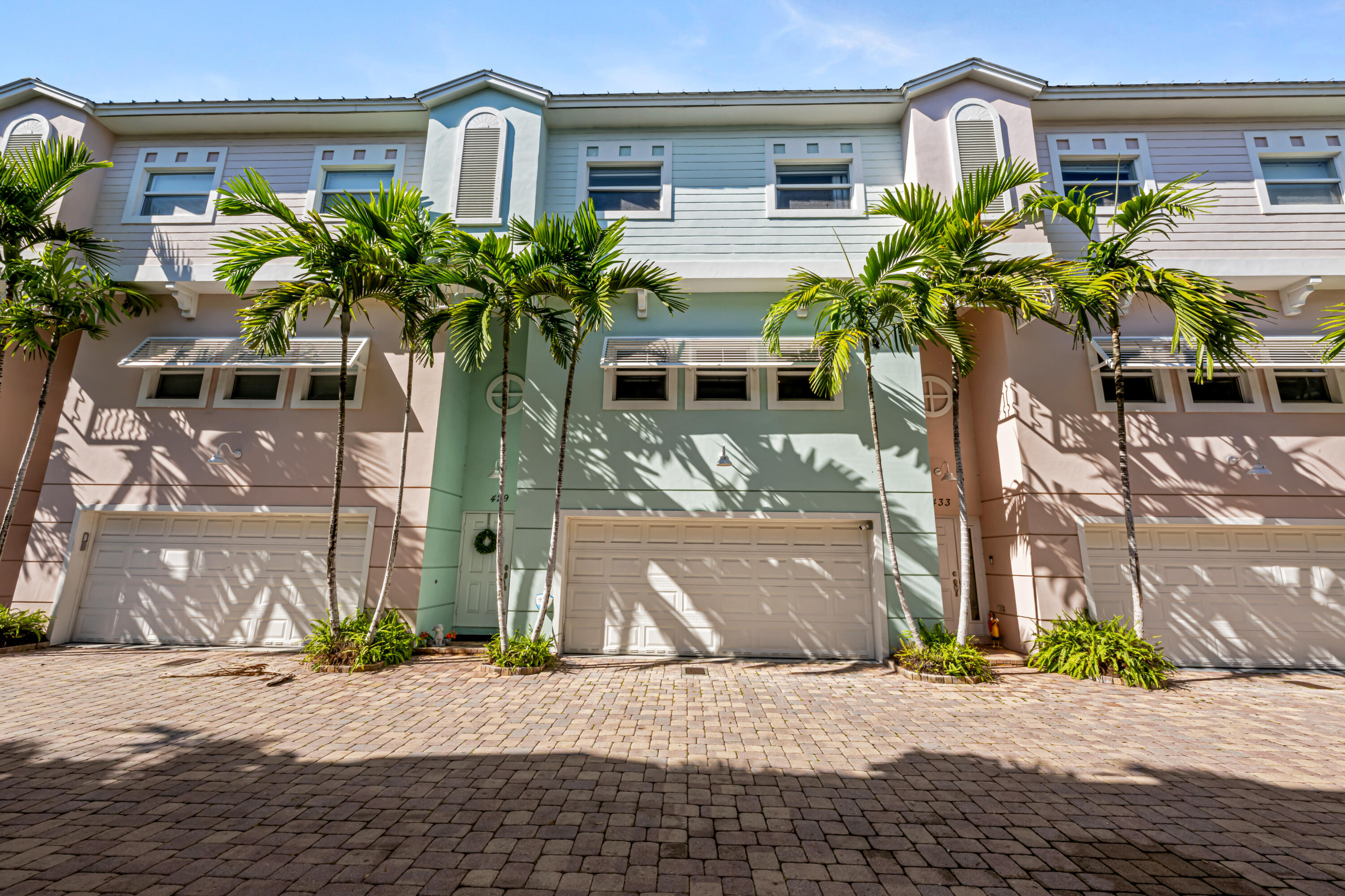 View details of listing 429 NE 1st Street, Pompano Beach, FL 33060 Pompano Beach with MLS#