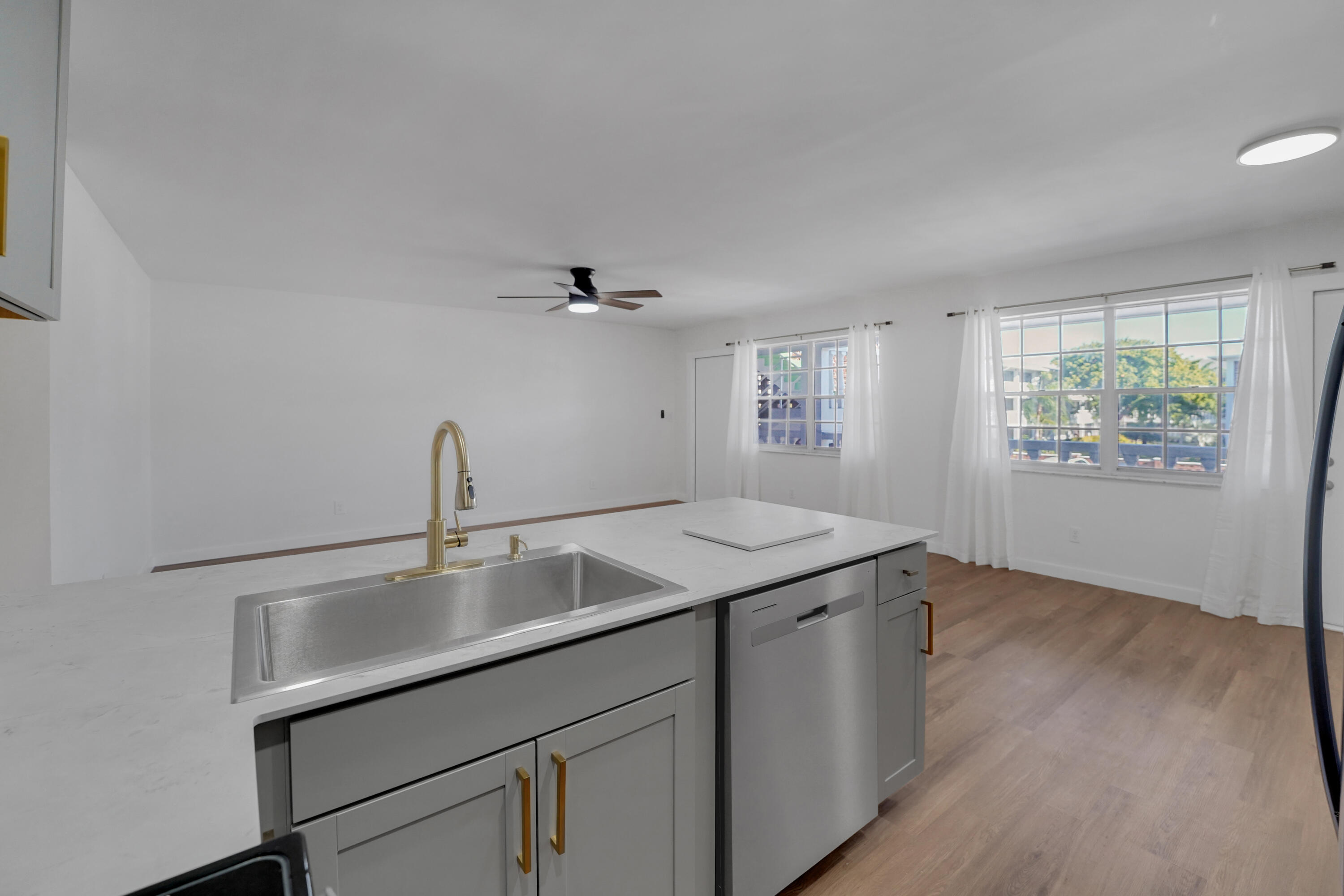 View details of listing 5203 NE 24th Terrace B207, Fort Lauderdale, FL 33308 Fort Lauderdale with MLS#